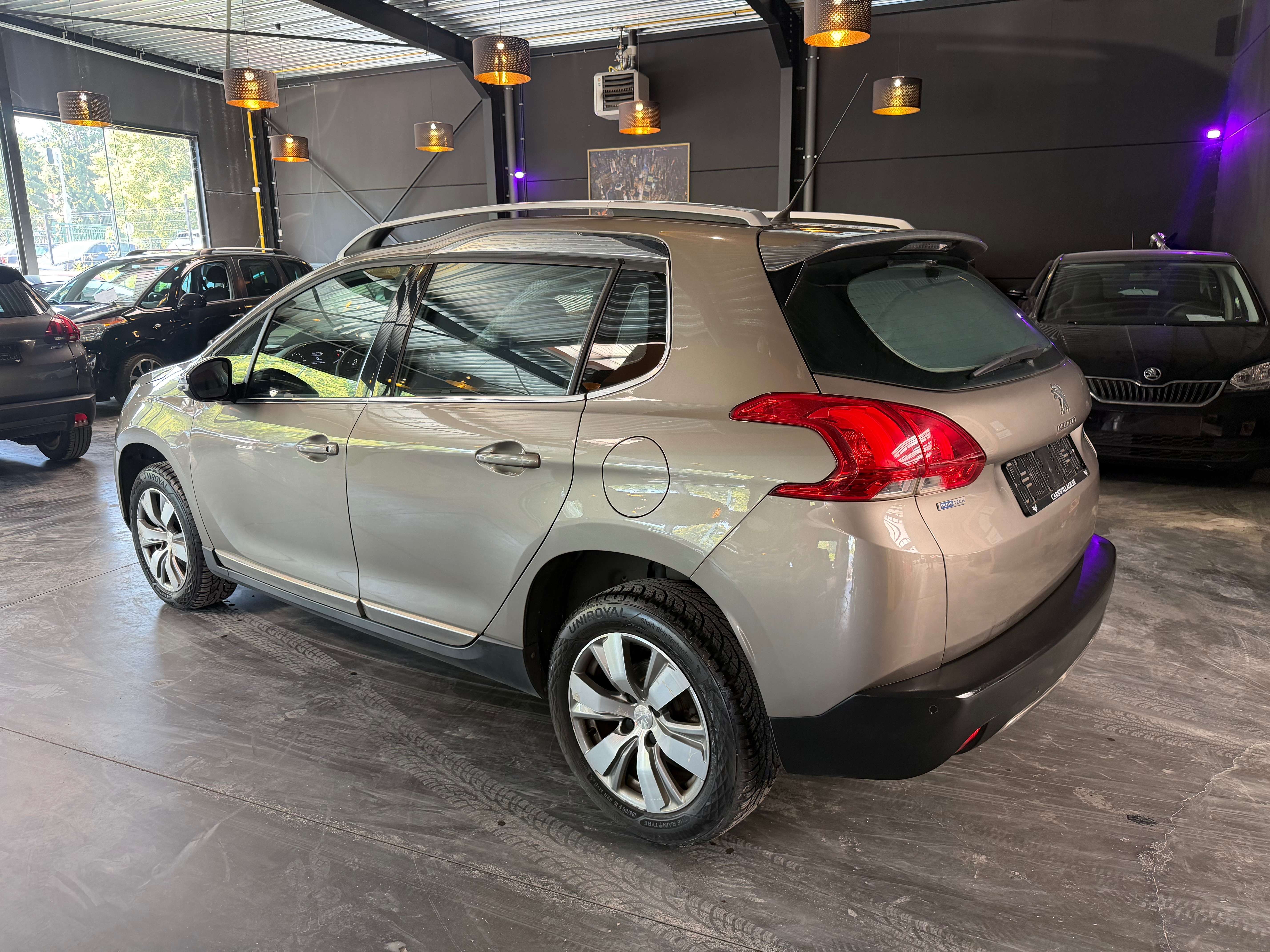 Peugeot 2008 2008 1.2i  Allure S/12 mois de garantie/automatique