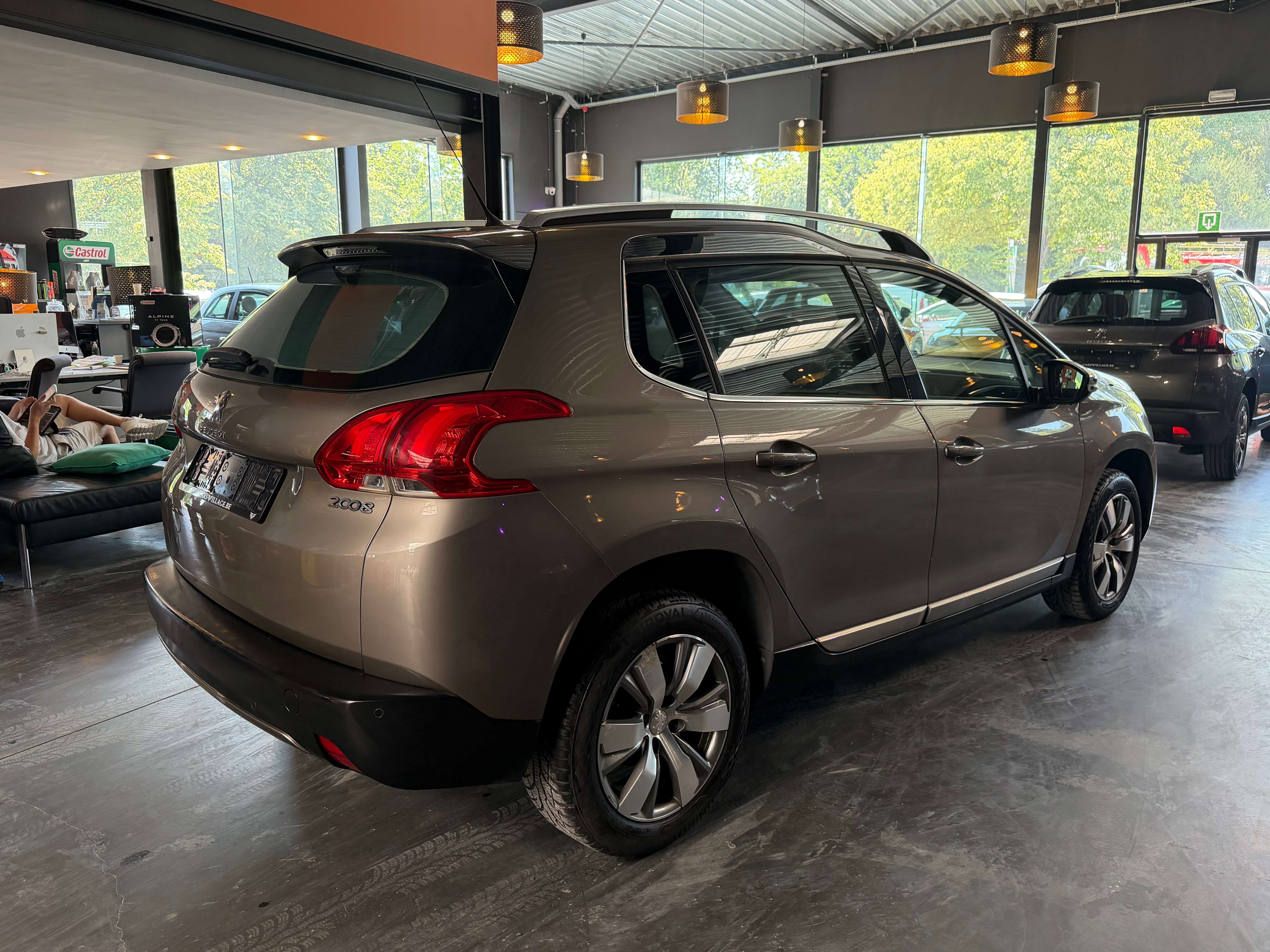 Peugeot 2008 2008 1.2i  Allure S/12 mois de garantie/automatique