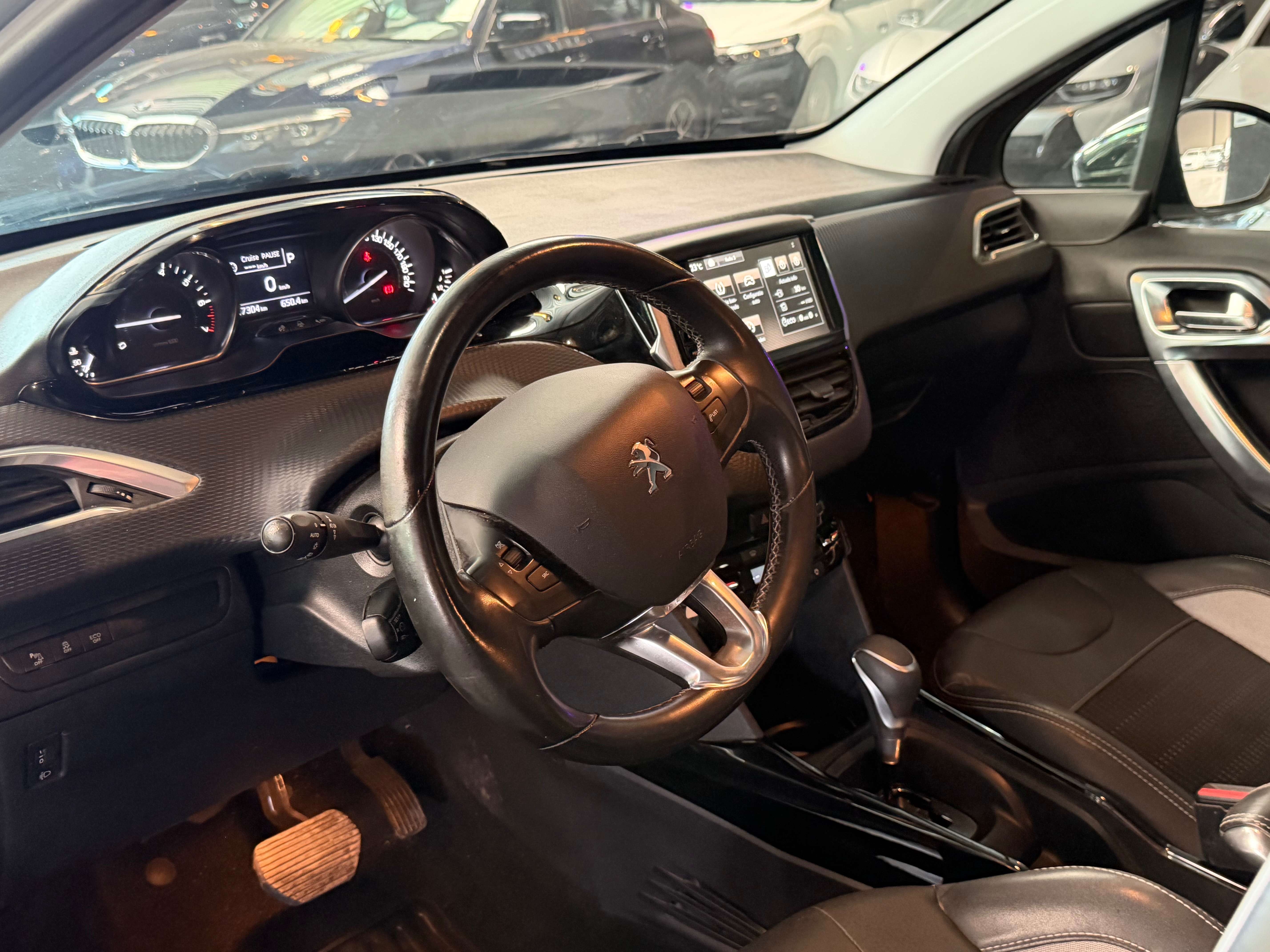 Peugeot 2008 2008 1.2i  Allure S/12 mois de garantie/automatique