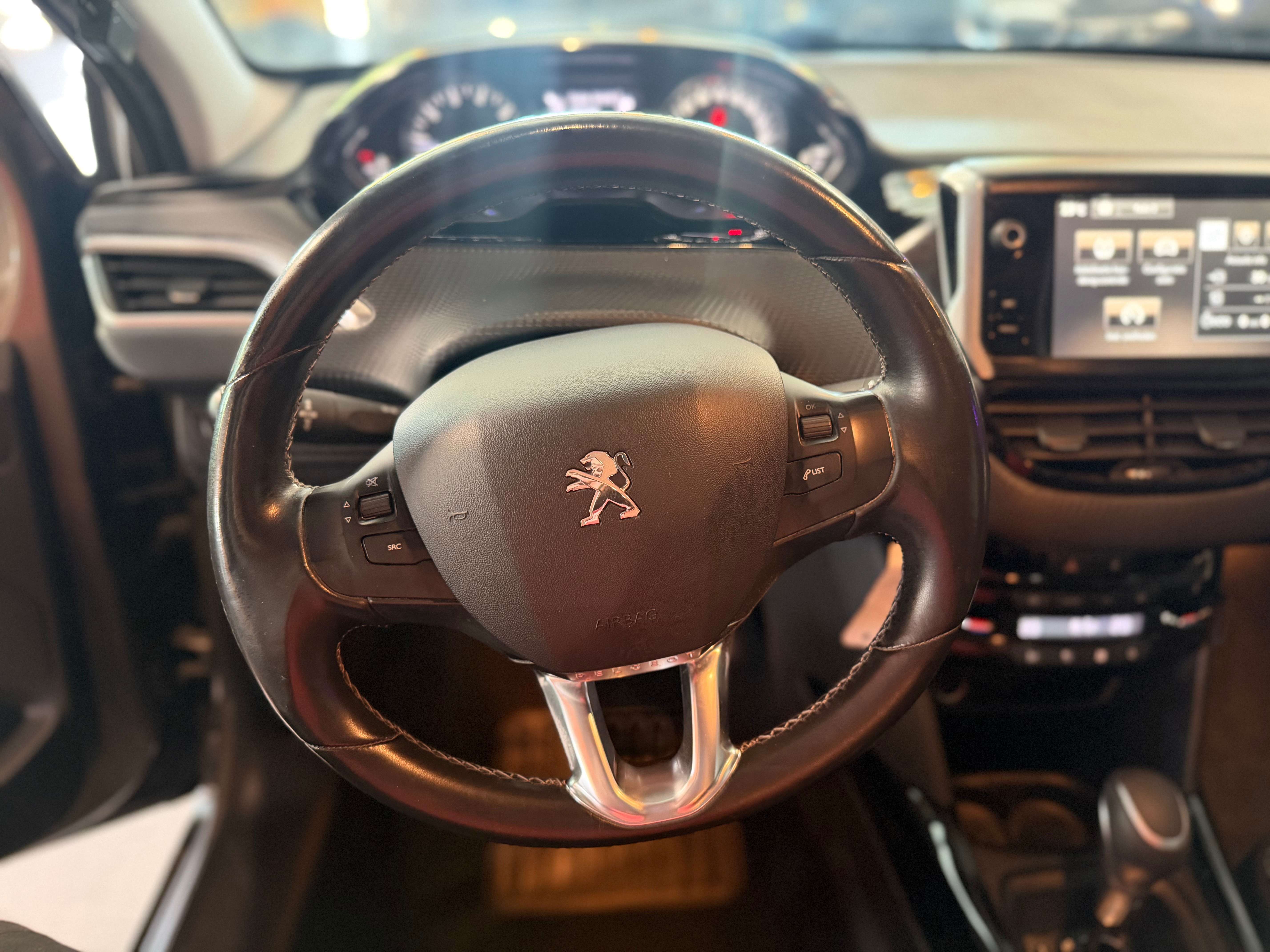 Peugeot 2008 2008 1.2i  Allure S/12 mois de garantie/automatique