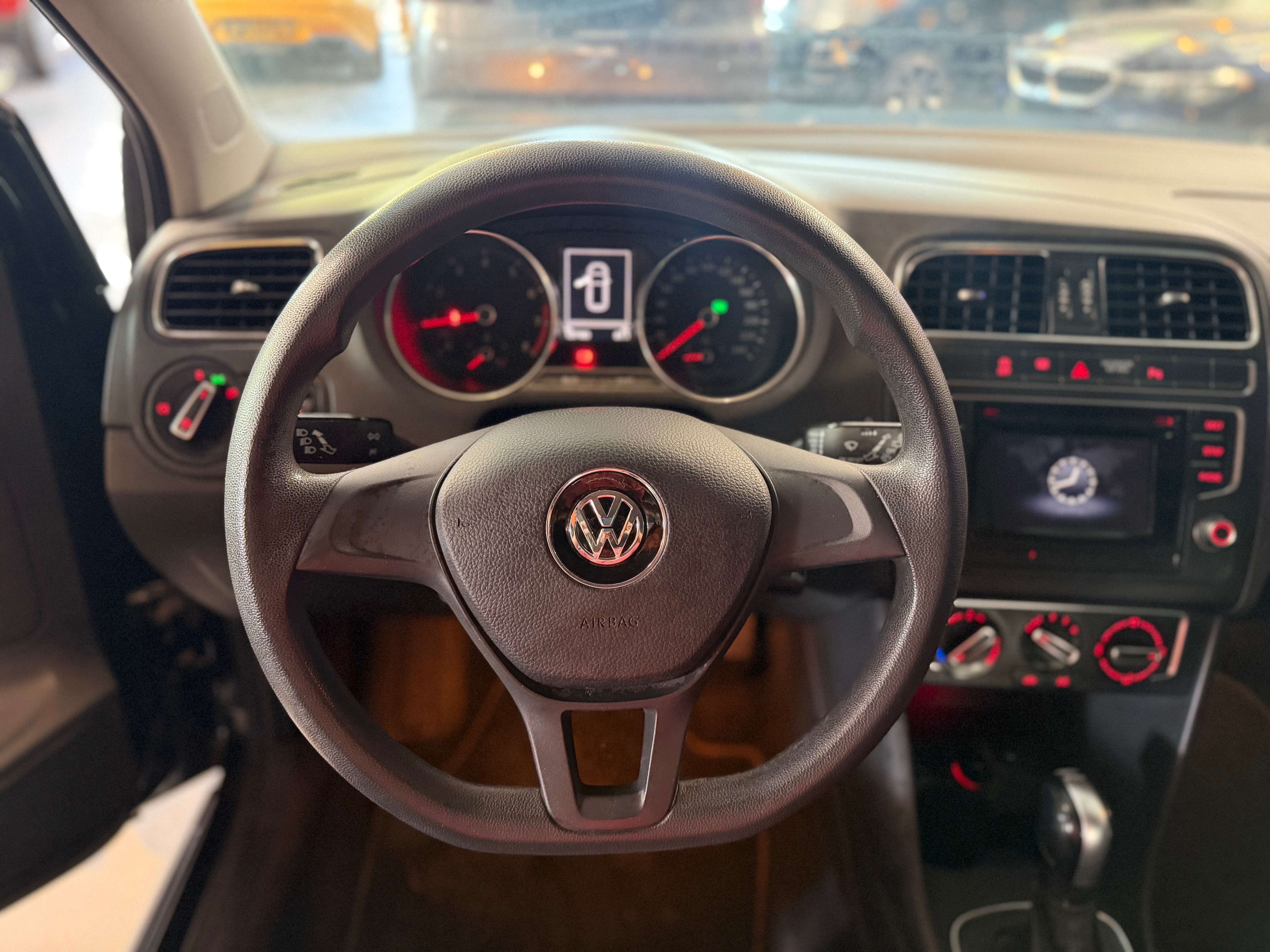 Volkswagen Polo Polo 1.2 TSI AUTOMATIQUE DSG/12 MOIS DE GARANTIE AUTOMATIQUE