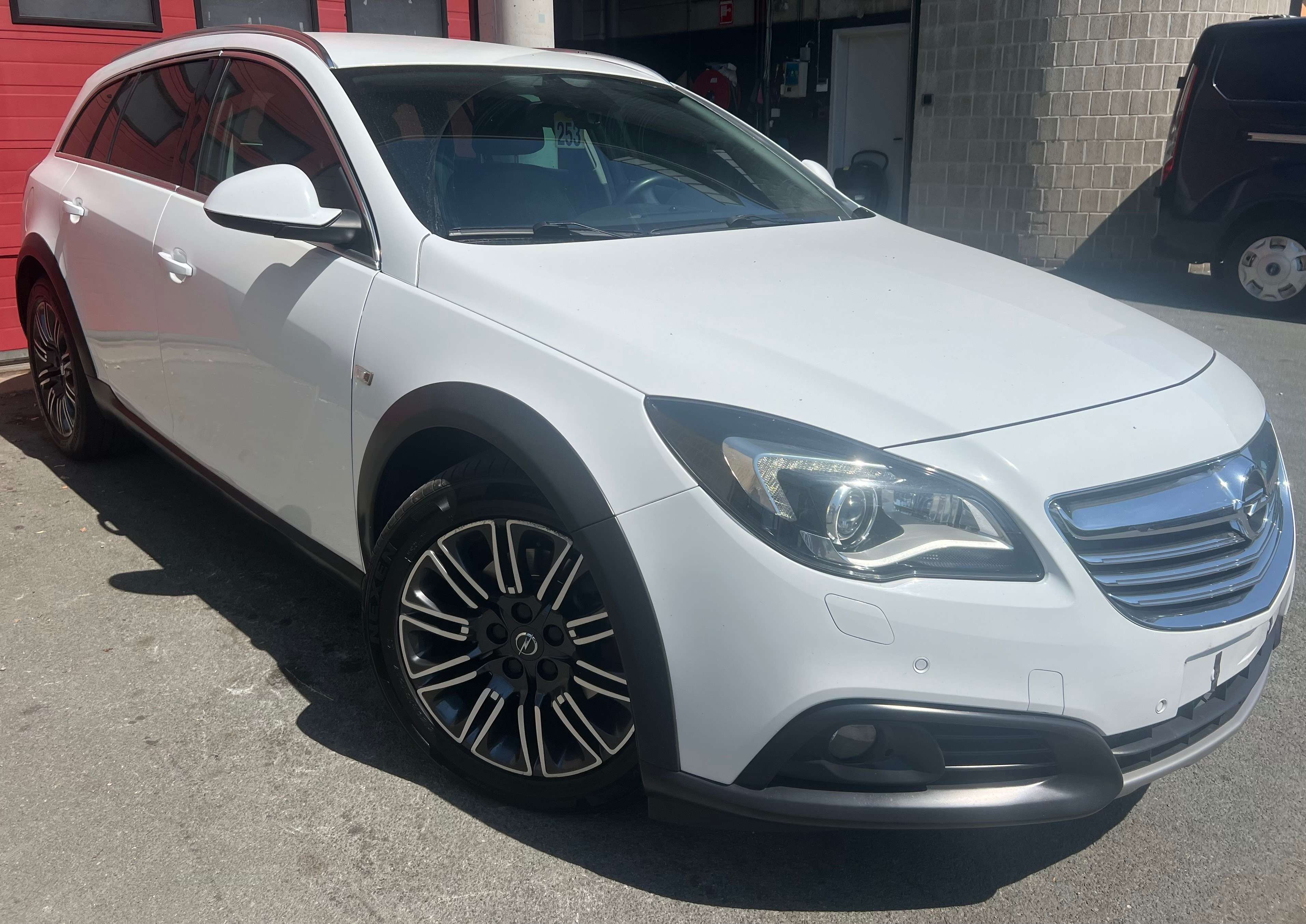 Opel Insignia Sports Tourer 2.0 CDTi ECOTEC 4x4 + CAMÉRA+ NAVI+ CUIR