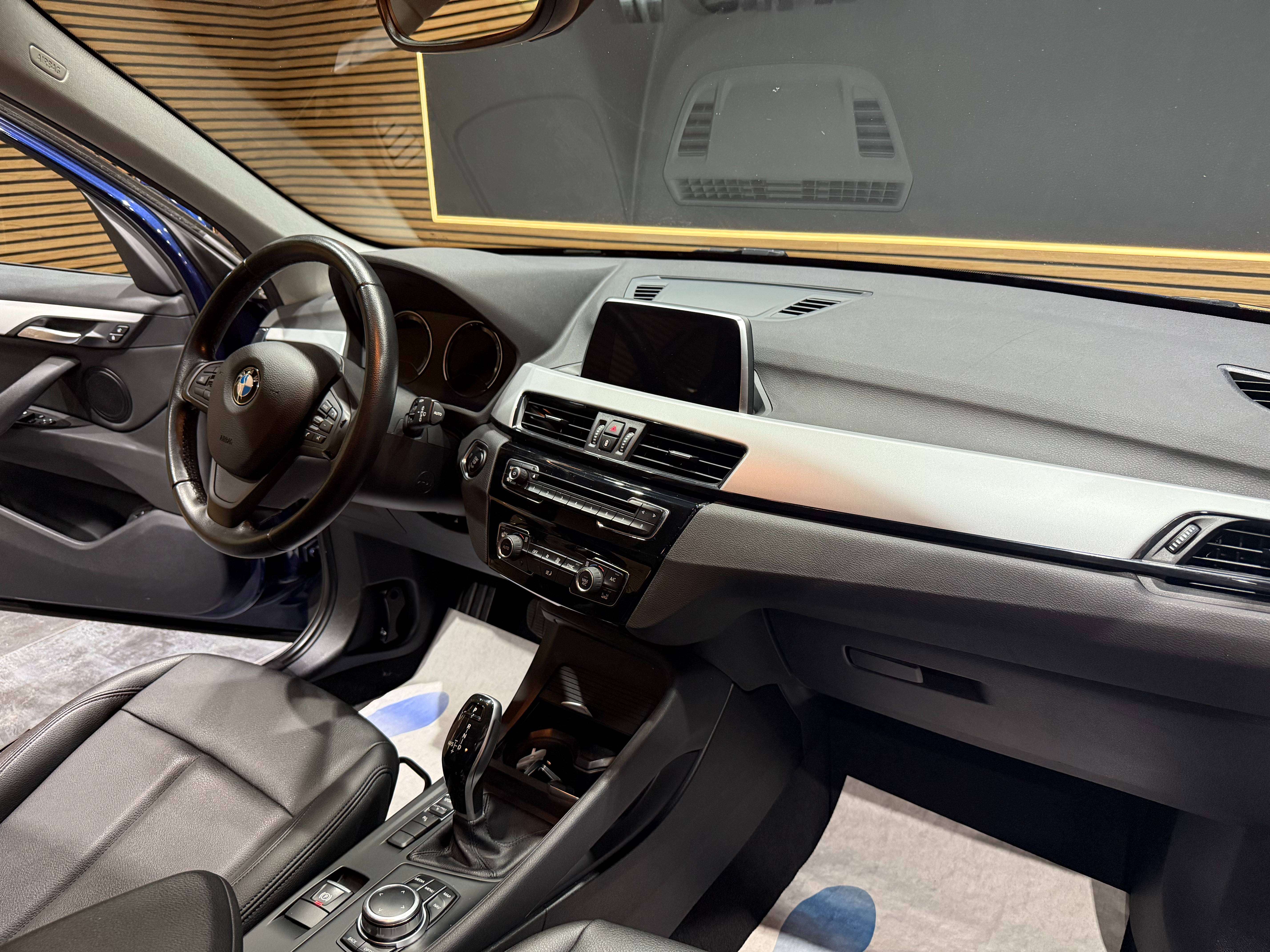 BMW X1 1.5 dA sDrive16 *CAPTEUR AV+AR*CRUISE CONTROL*CUIR*GARANTIE*