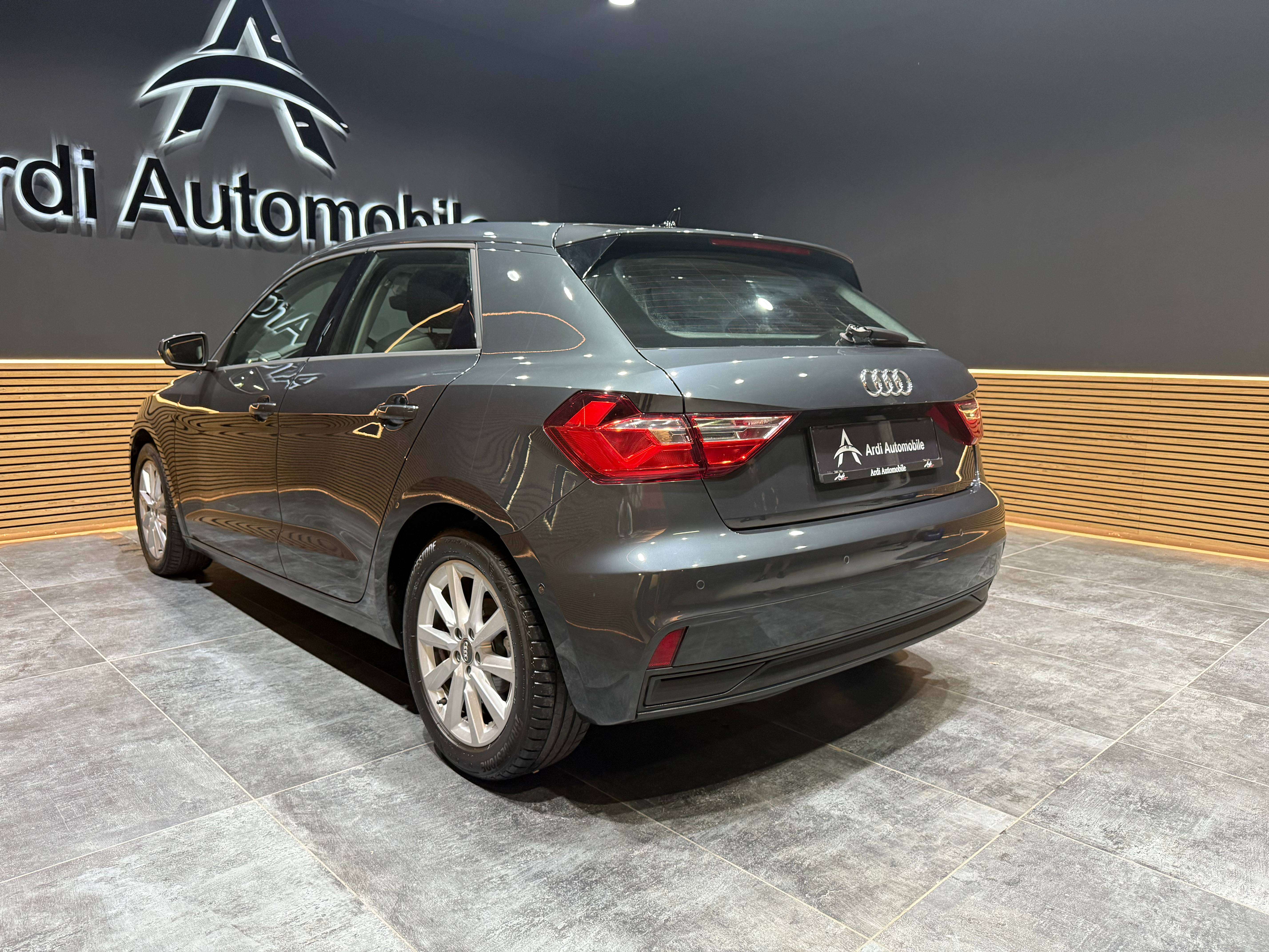 Audi A1 Sportback 1.0 TFSI S tronic *CAPTEUR AV+AR*1ER PROP*GARANTIE*