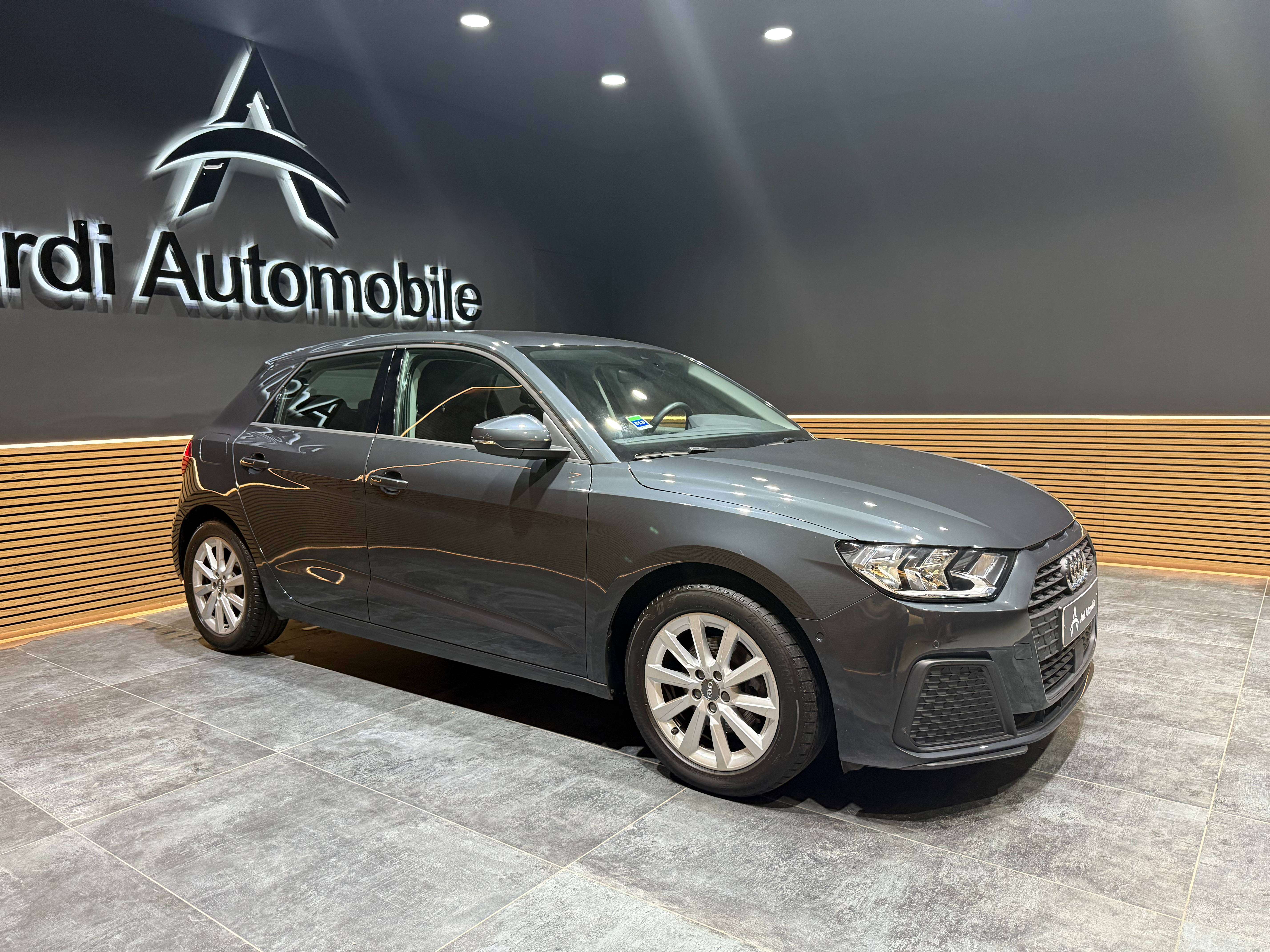 Audi A1 Sportback 1.0 TFSI S tronic *CAPTEUR AV+AR*1ER PROP*GARANTIE*