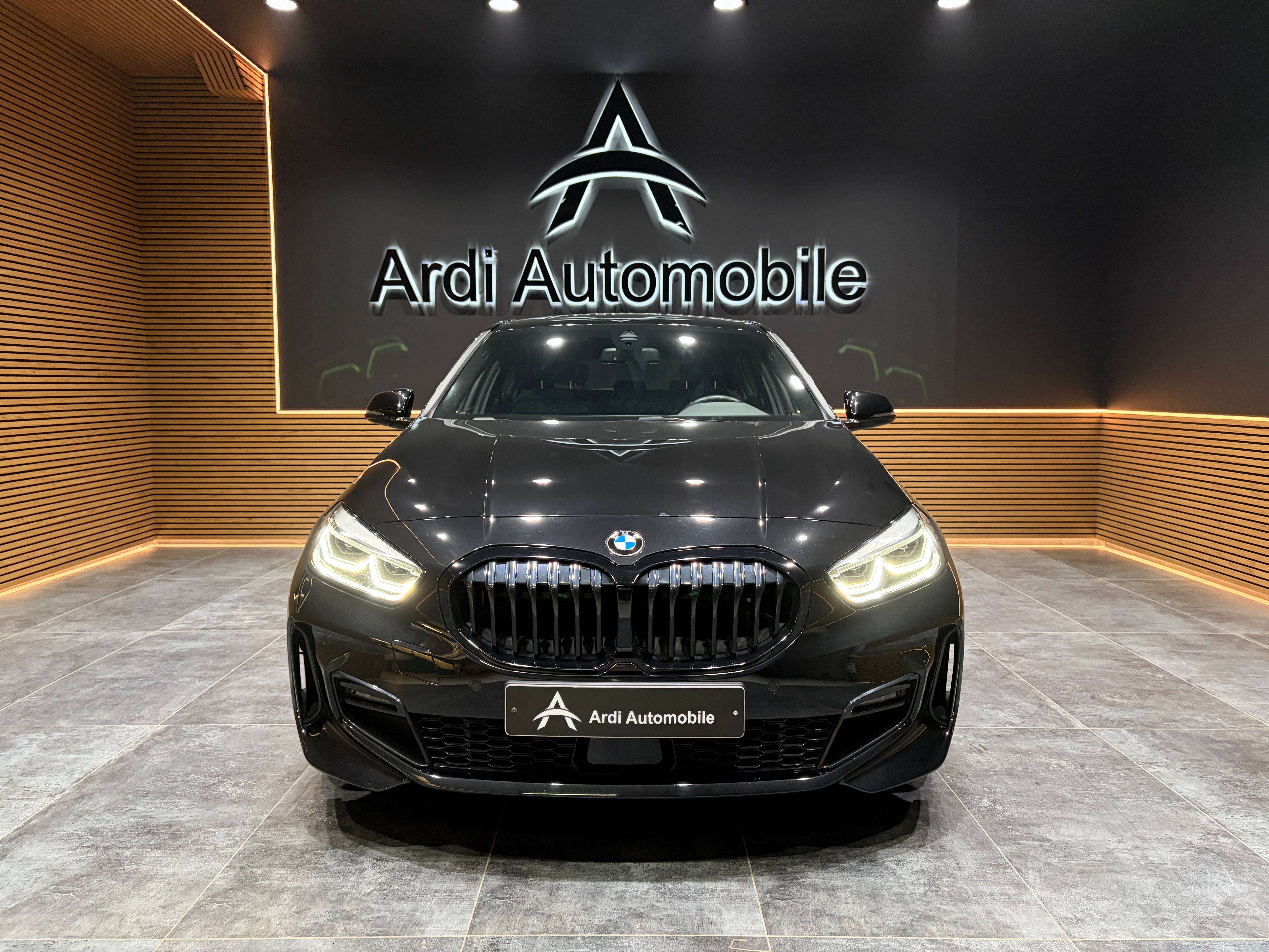 BMW 116 iA *38 000KM*PACK M*LED AMBIANCE*CARPLAY*GARANTIE*