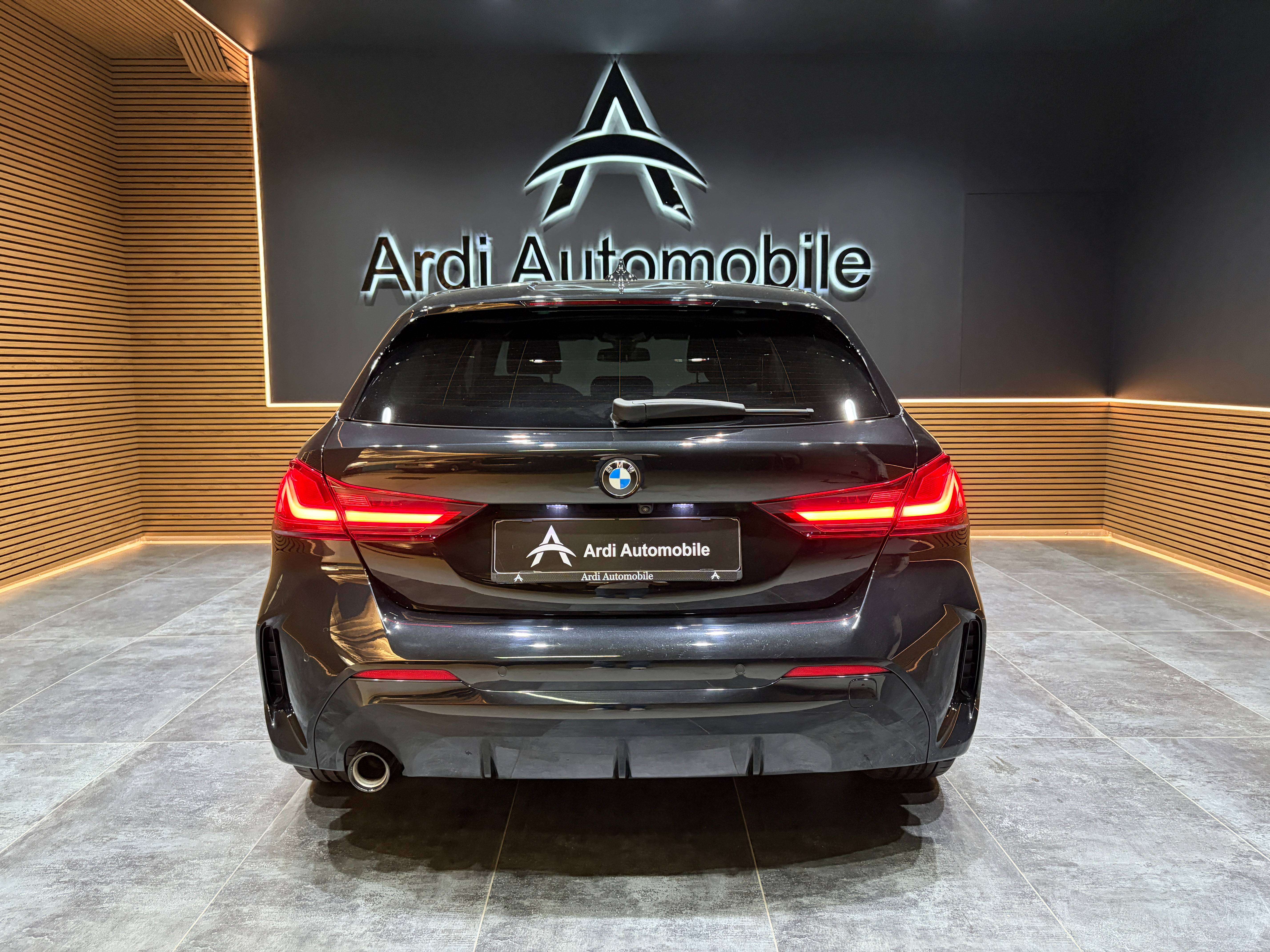 BMW 116 iA *38 000KM*PACK M*LED AMBIANCE*CARPLAY*GARANTIE*