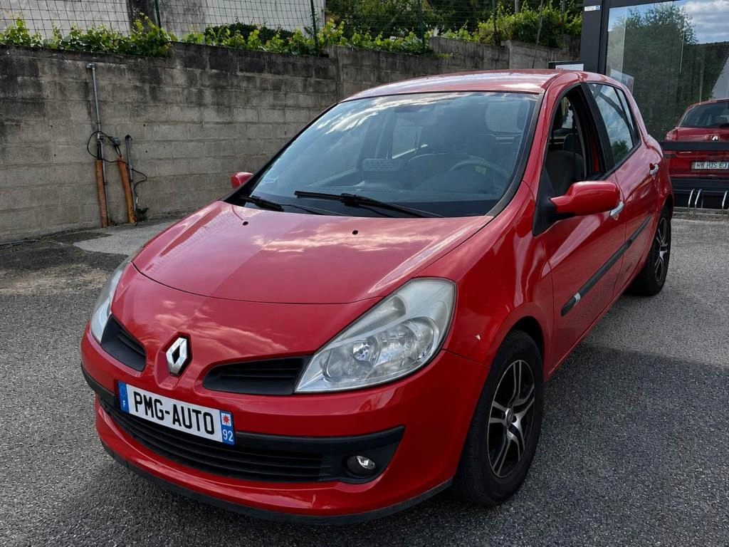 Renault Clio 1.6i 16V - 110 BVA III BERLINE Dynamique PHASE 1