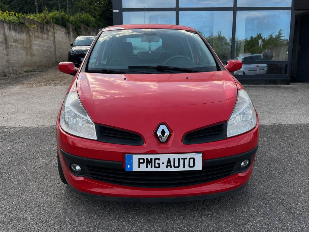 Renault Clio 1.6i 16V - 110 BVA III BERLINE Dynamique PHASE 1