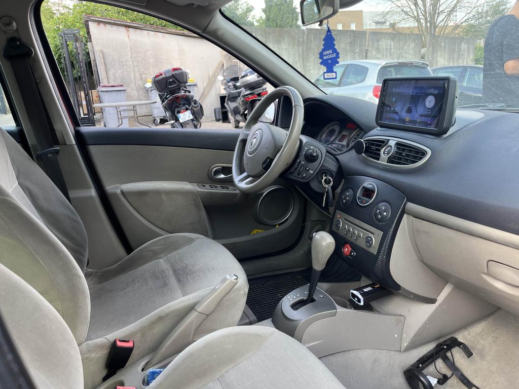 Renault Clio 1.6i 16V - 110 BVA III BERLINE Dynamique PHASE 1