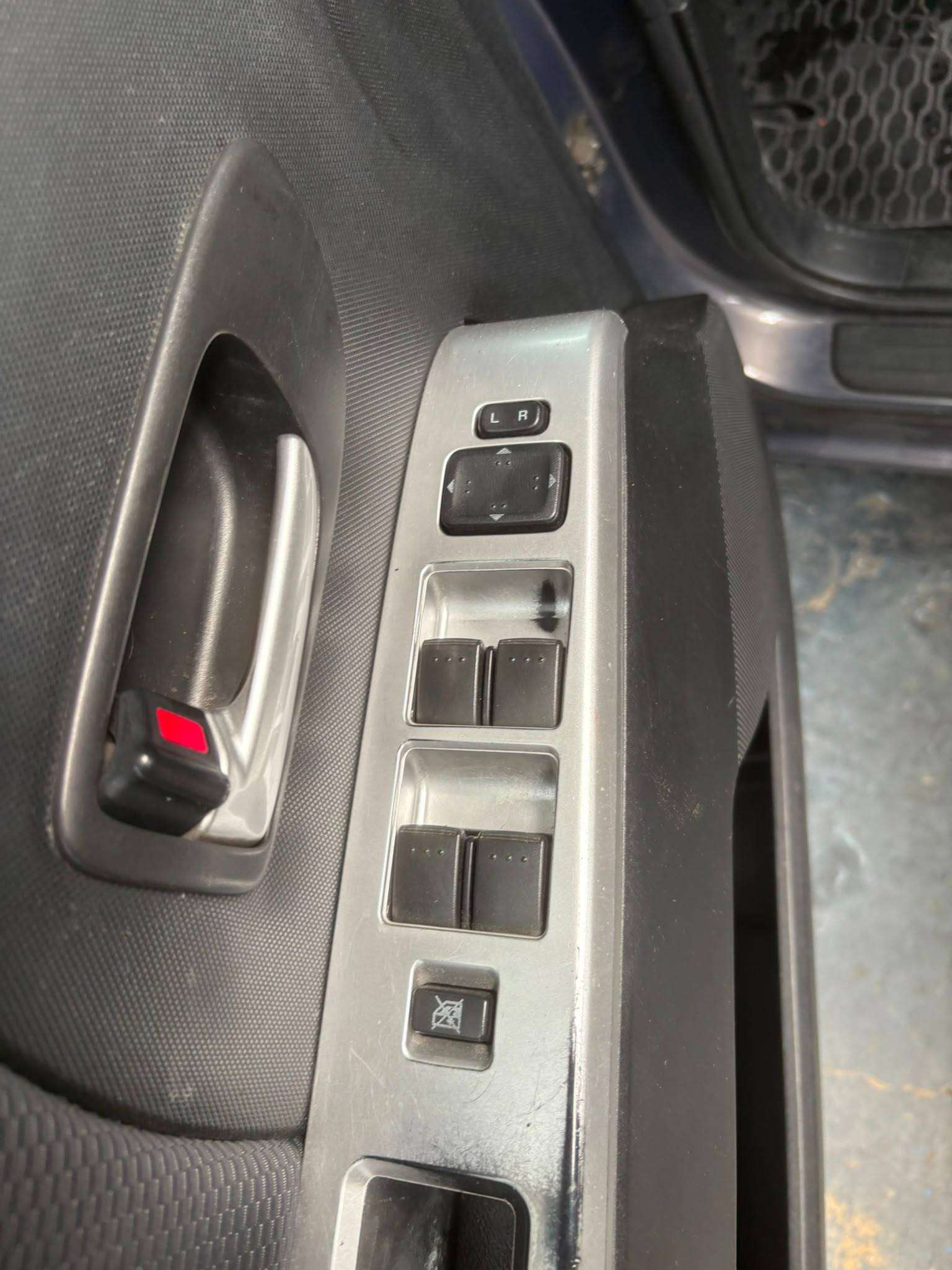 Mazda 5 7 places/2.0 Fuel/Airco/Export