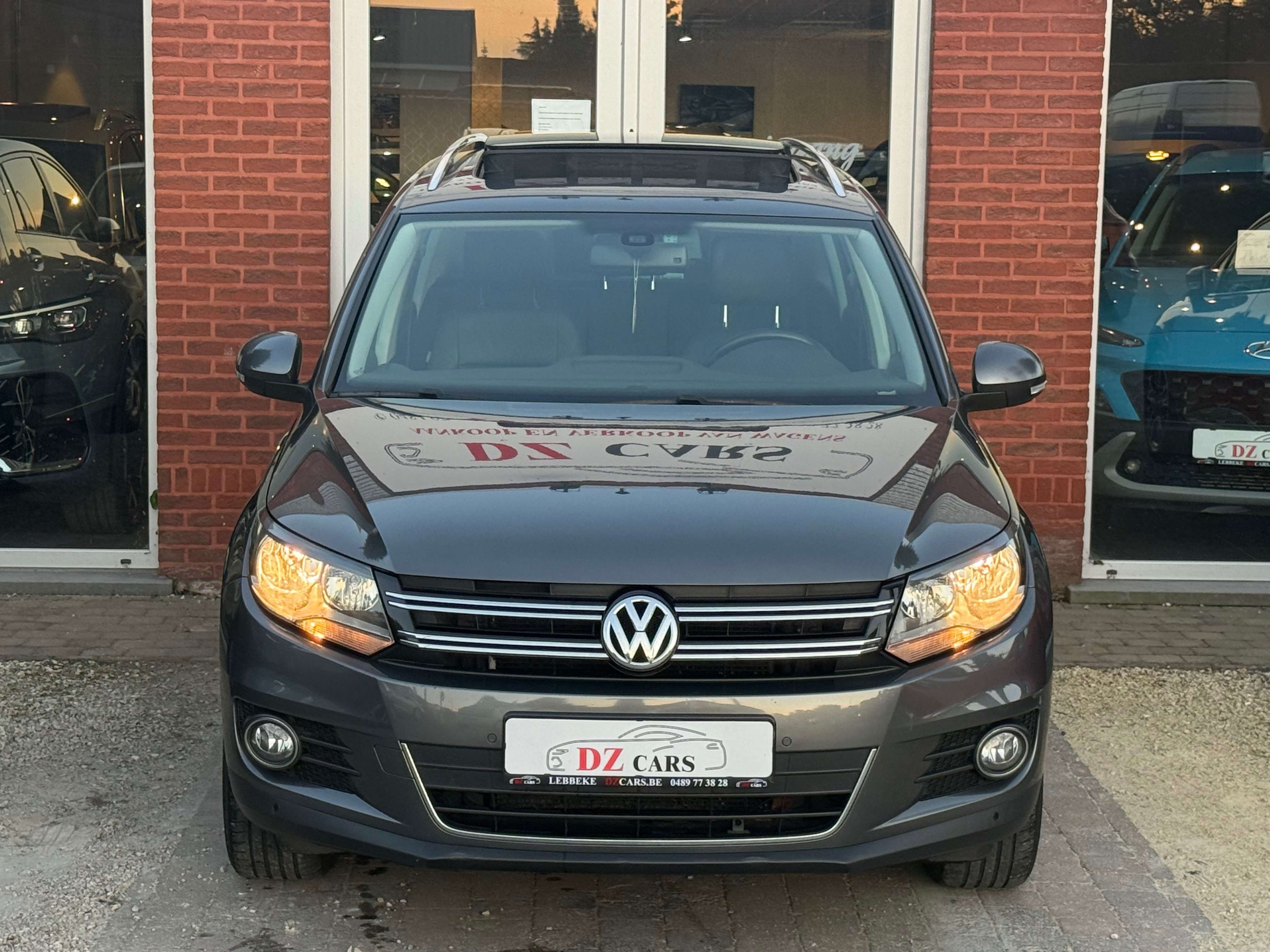 Volkswagen Tiguan 2.0TDI 110PK |✅NAVIGATIE | PANO DAK | LEDER | TREKHAAK | ZETELVERWARMING | EURO 6B | ELEK. ZETEL VERSTELLING
