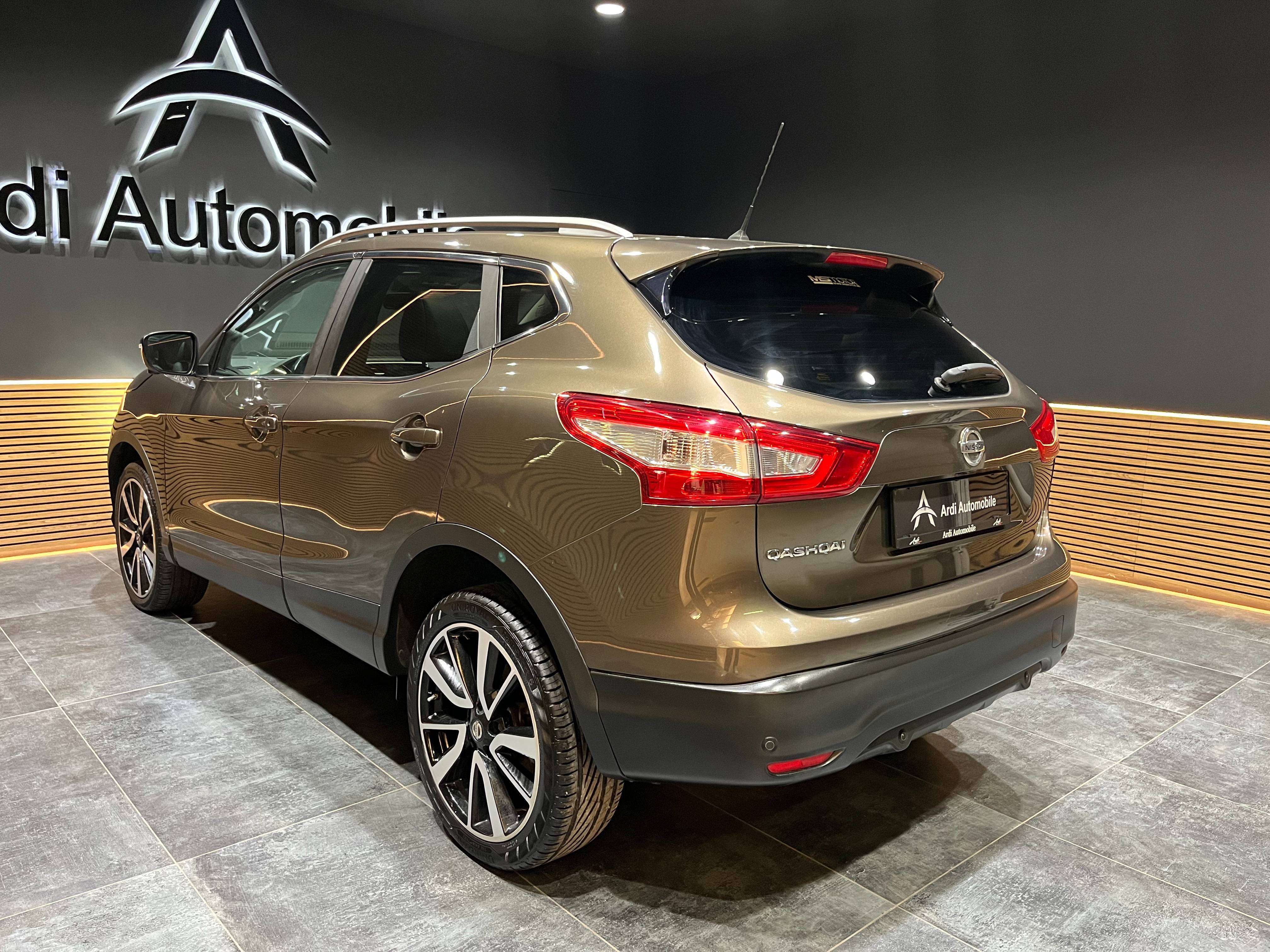 Nissan Qashqai 1.6 dCi 4WD *TOIT PANO*XENON*1ER PROPRIO*GARANTIE*