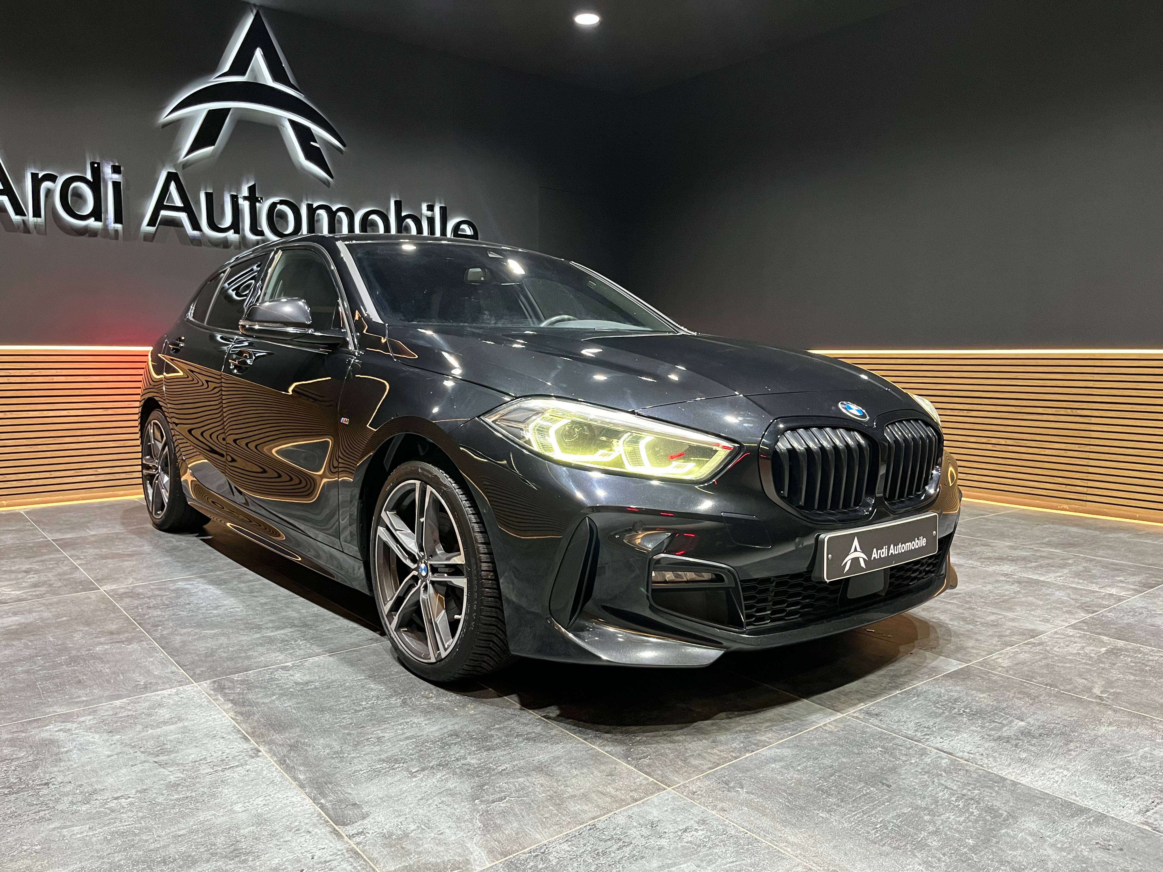 BMW 118 iA *PACK M*CARPLAY*FULL LED*1ER PROPRIO*GARANTIE*