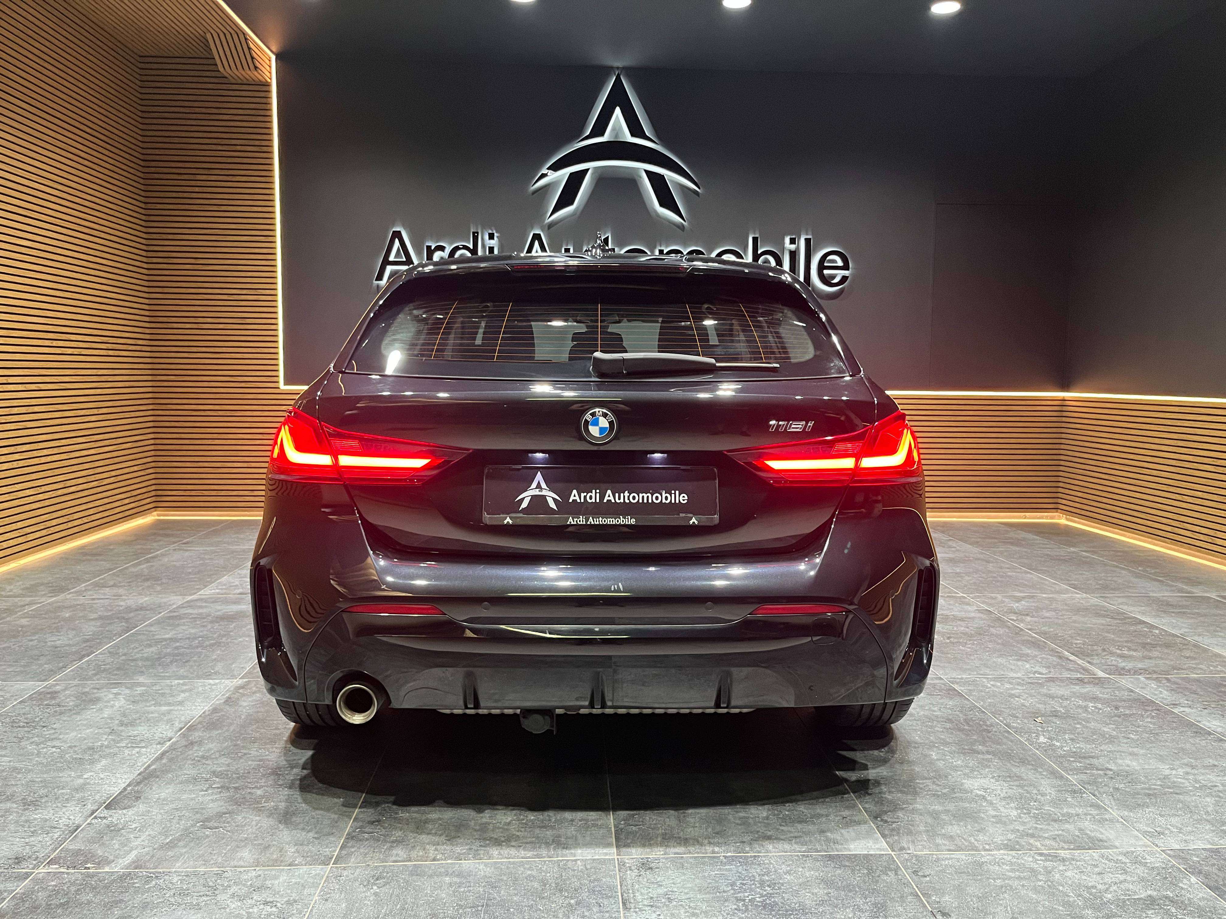 BMW 118 iA *PACK M*CARPLAY*SIEGE CHAUFF*GARANTIE 12 MOIS*