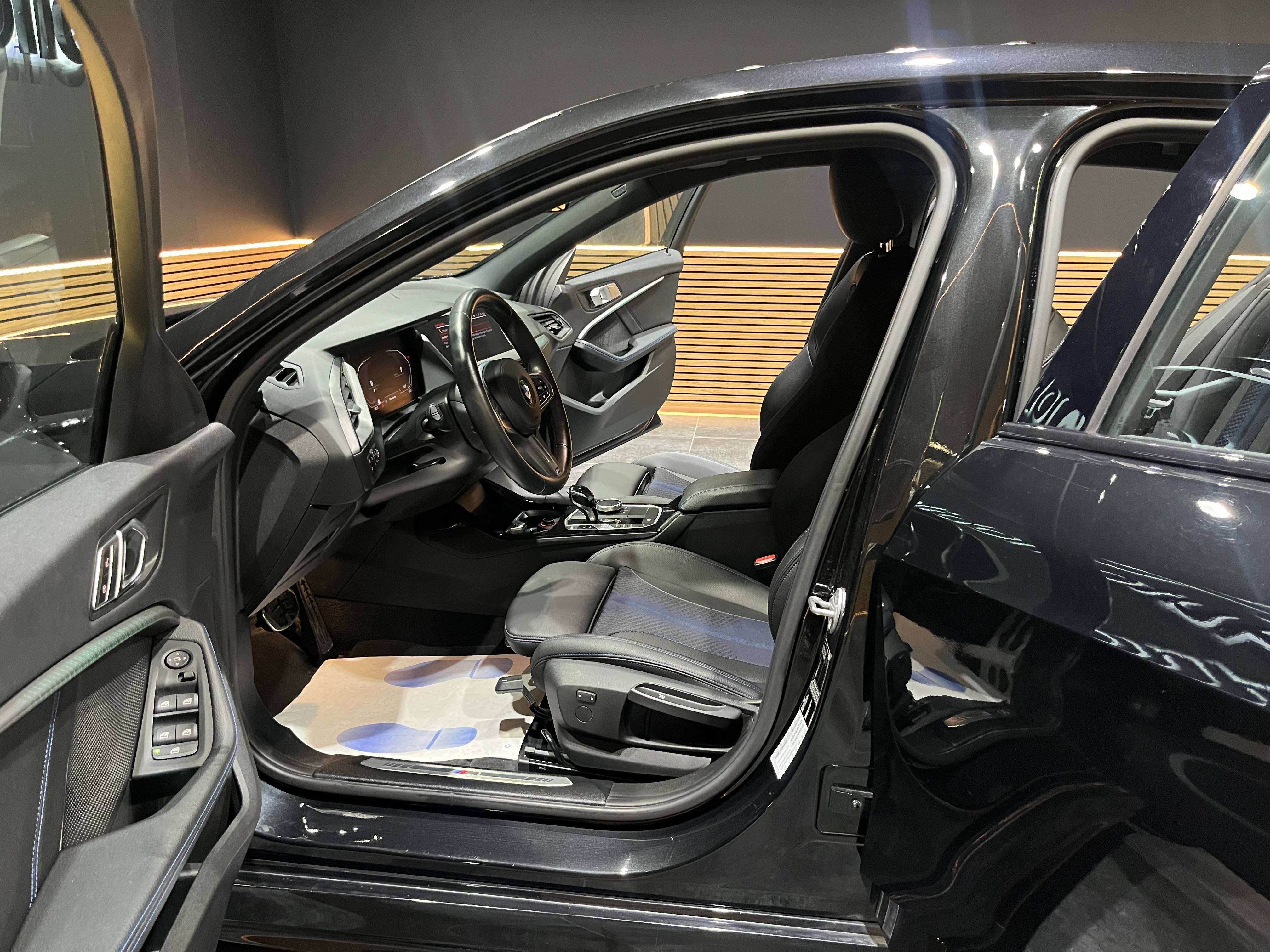 BMW 118 iA *PACK M*CARPLAY*SIEGE CHAUFF*GARANTIE 12 MOIS*
