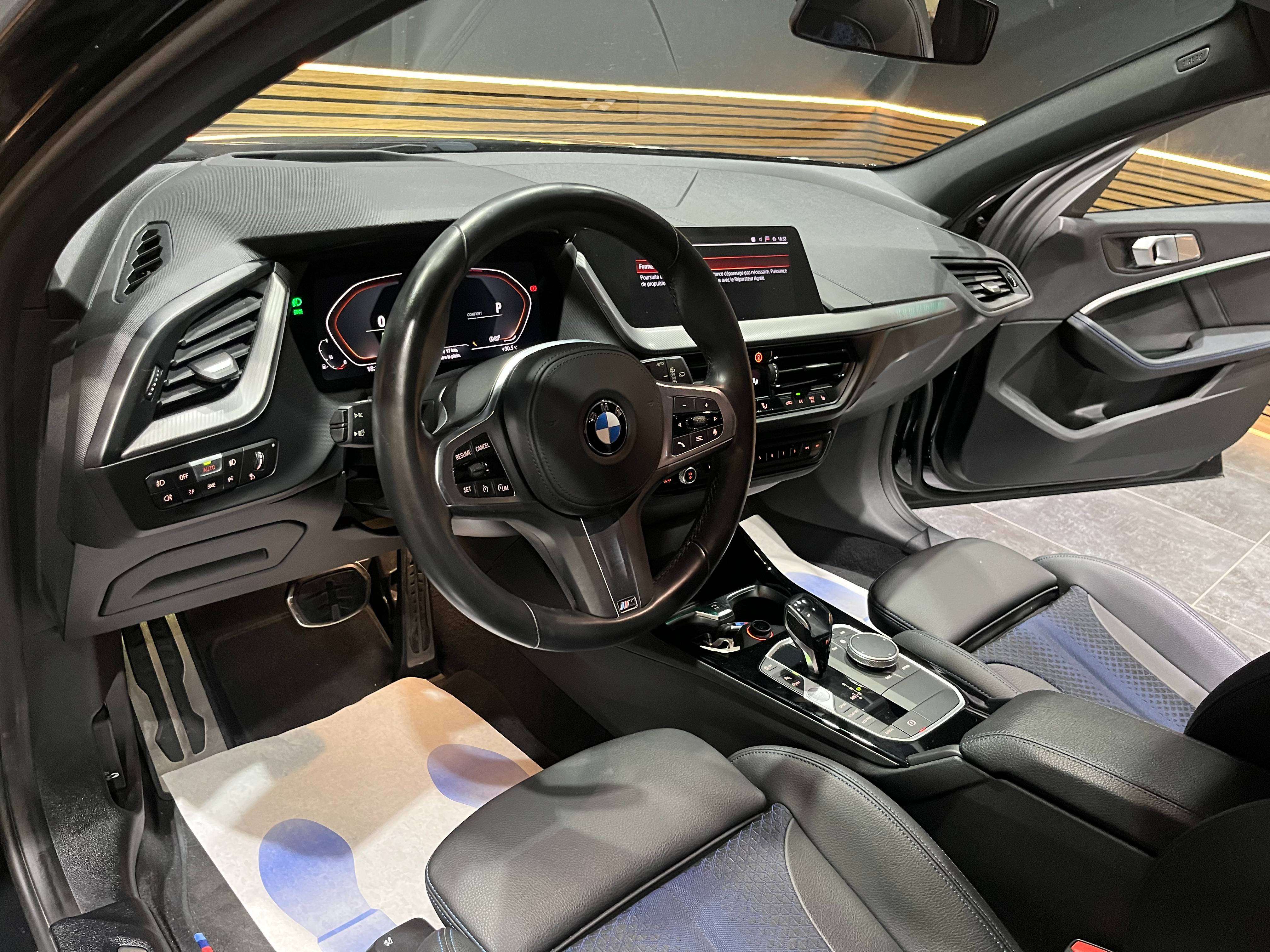 BMW 118 iA *PACK M*CARPLAY*SIEGE CHAUFF*GARANTIE 12 MOIS*