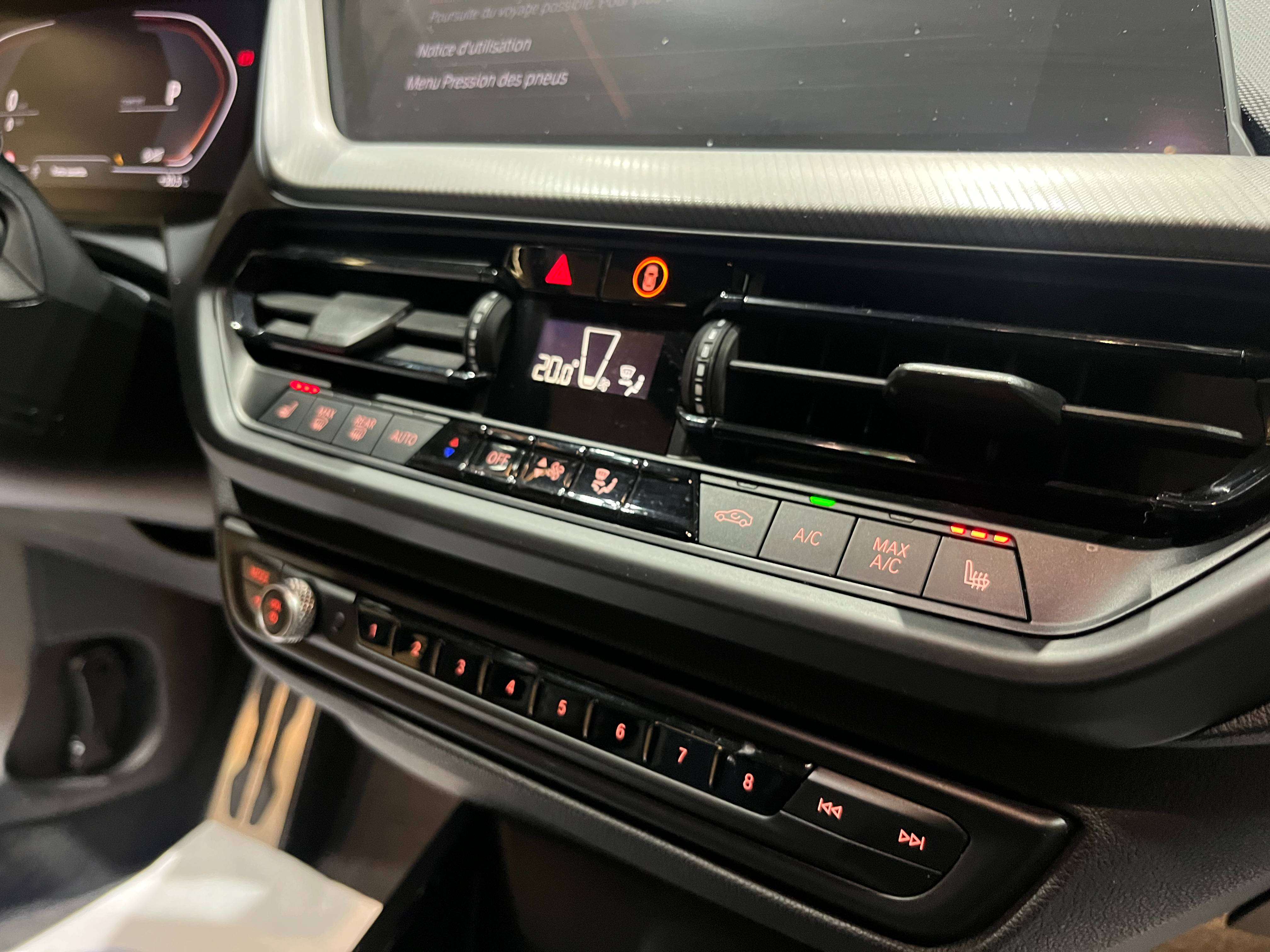 BMW 118 iA *PACK M*CARPLAY*SIEGE CHAUFF*GARANTIE 12 MOIS*