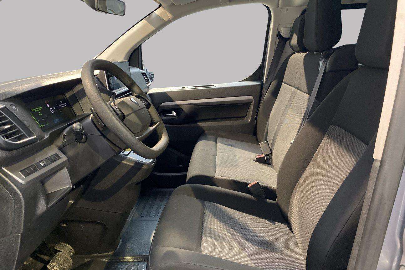 Peugeot Traveller Business 9 places
