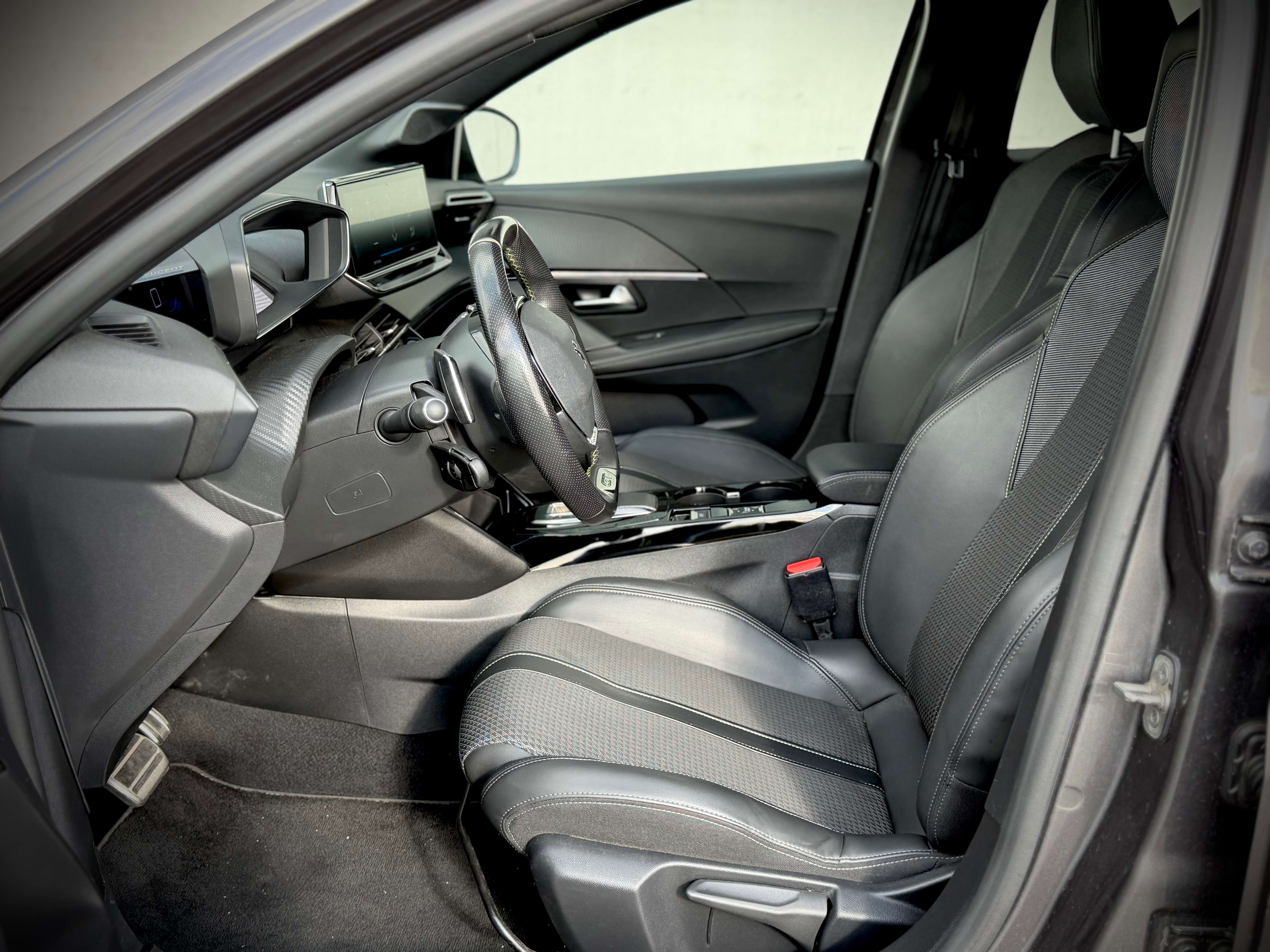 Peugeot 208 208 1.2 PureTech GT (EU6.4)
