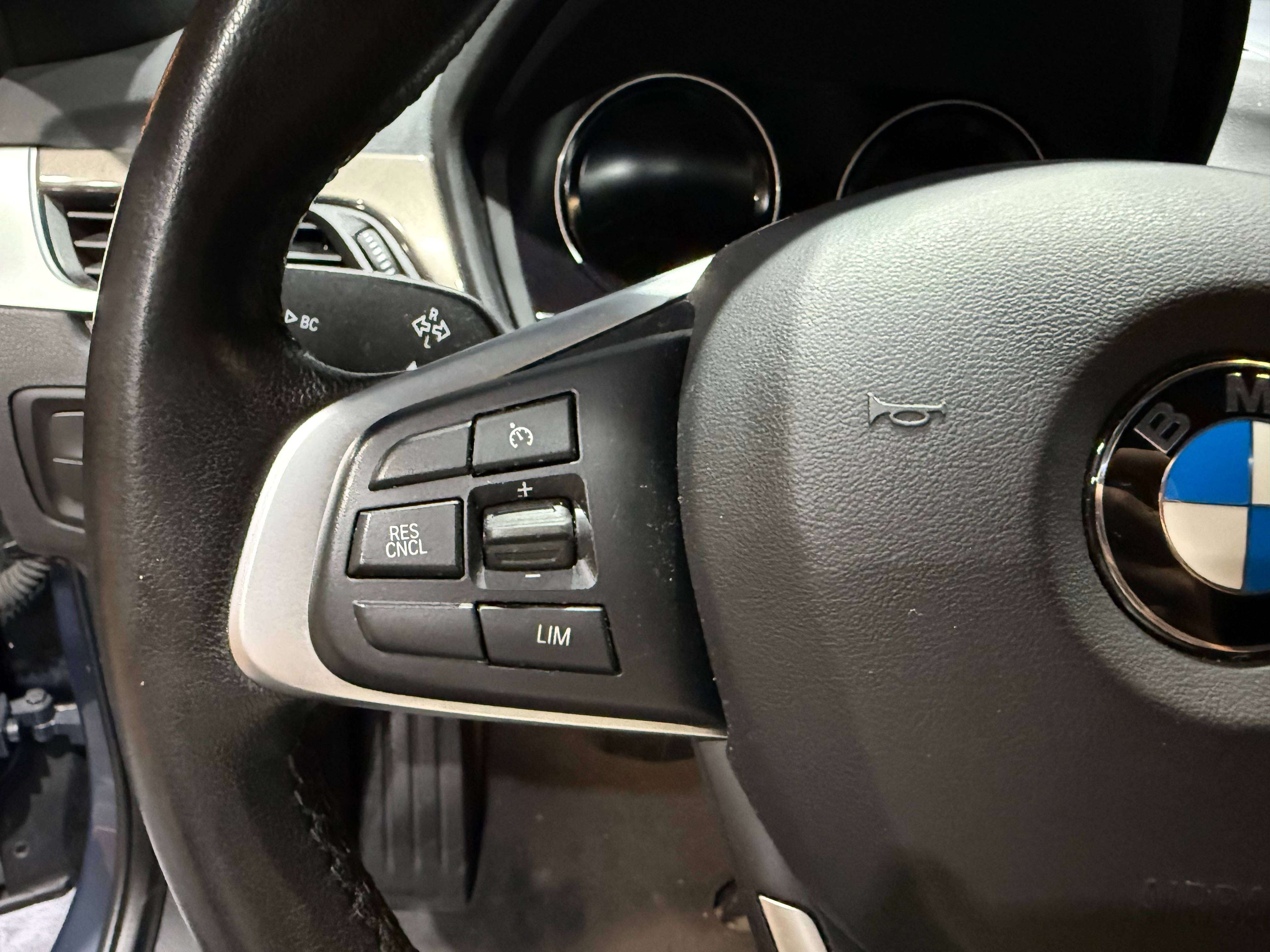 BMW X1 1.5iA sDrive *TVA*SIEGE CHAUFF*CAMERA*1ER PROPRIO*GARANTIE*