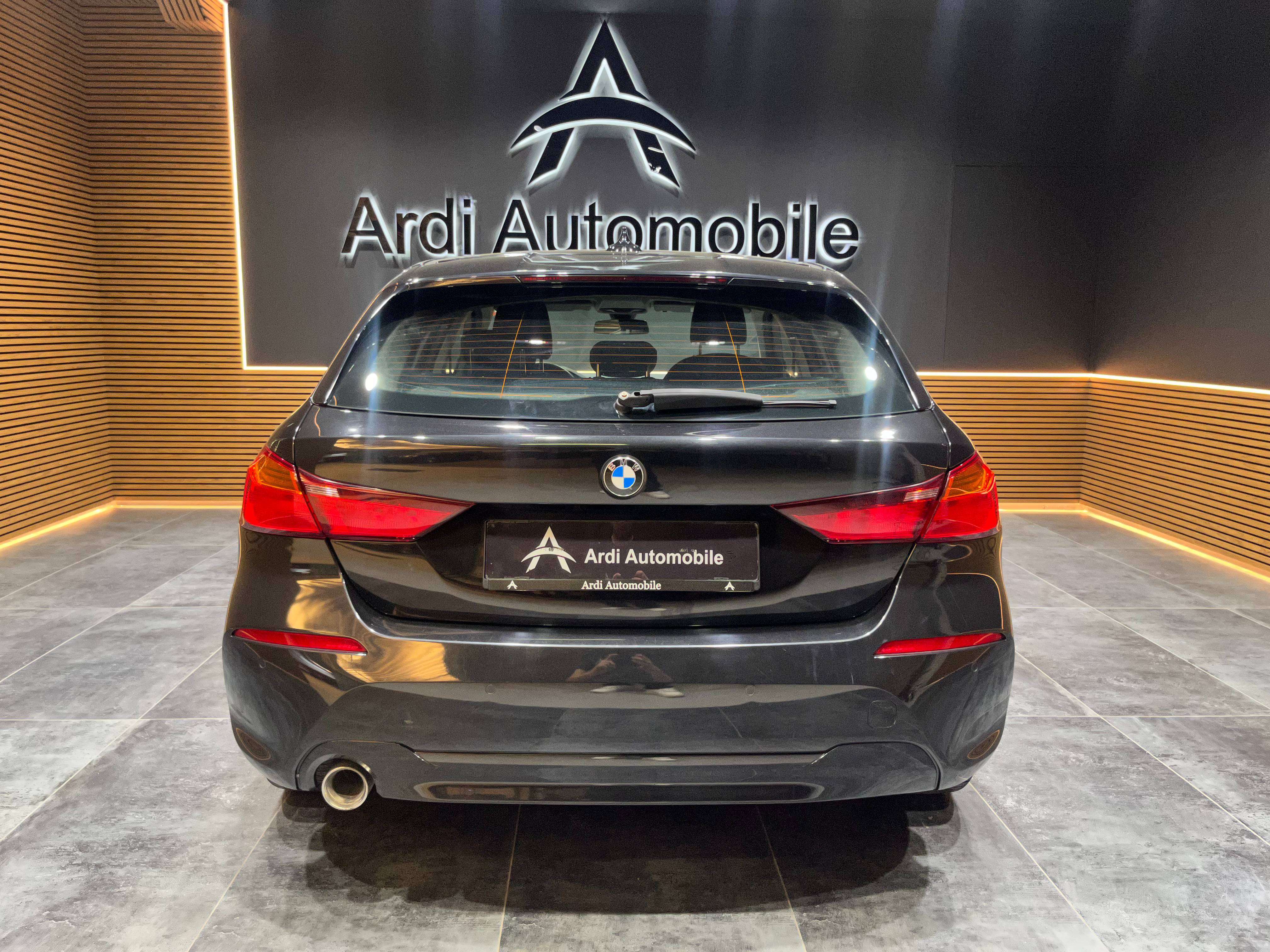 BMW 116 116 d *GARANTIE*NAVI*CRUISE*CAPTEUR AV+AR*