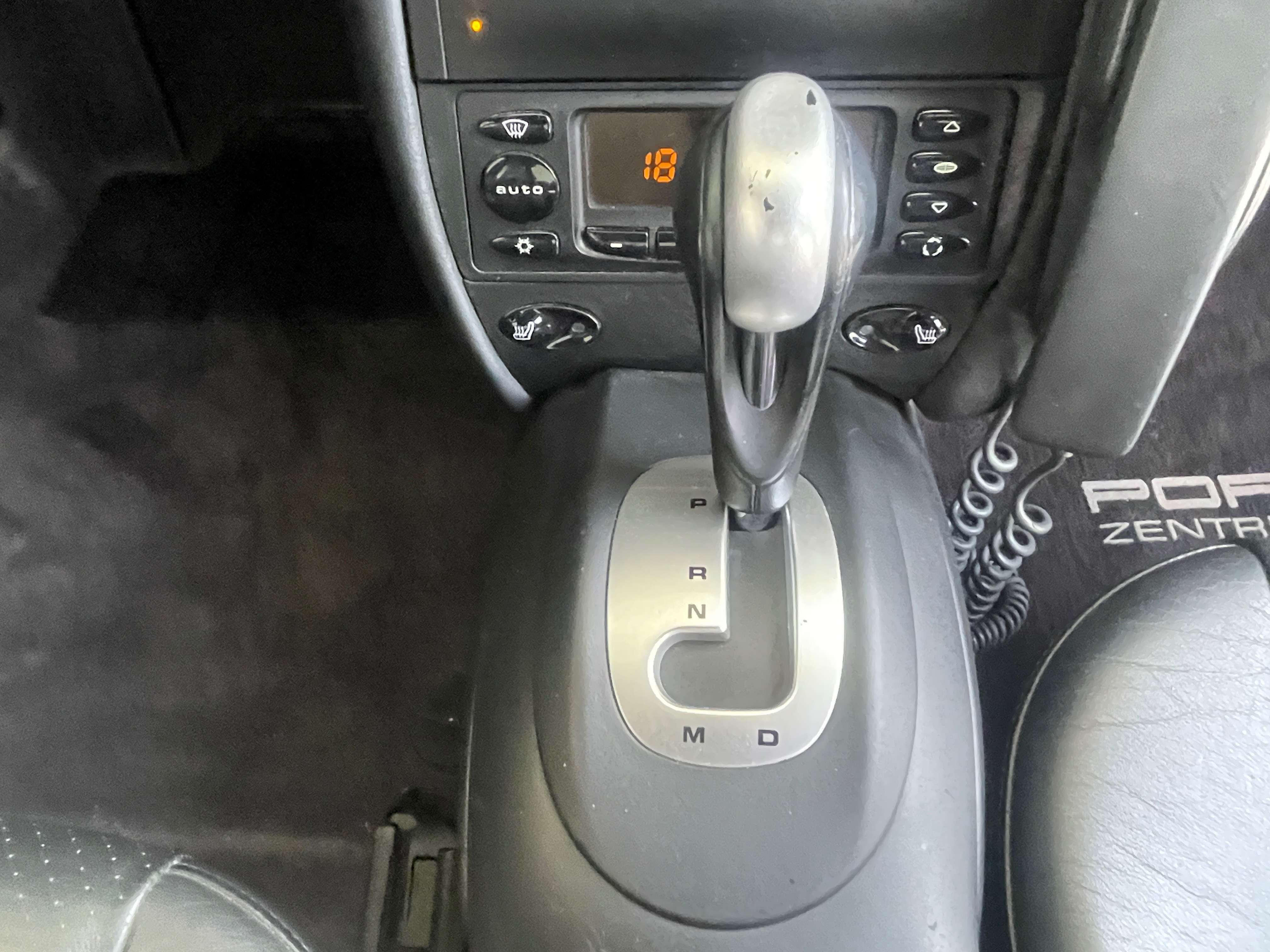 Porsche 911 3.4i Carrera 4 "Tiptronic S" TOE-XENON-GPS-CUIR-CLIM-PDC-PRIX EXPORT !!!