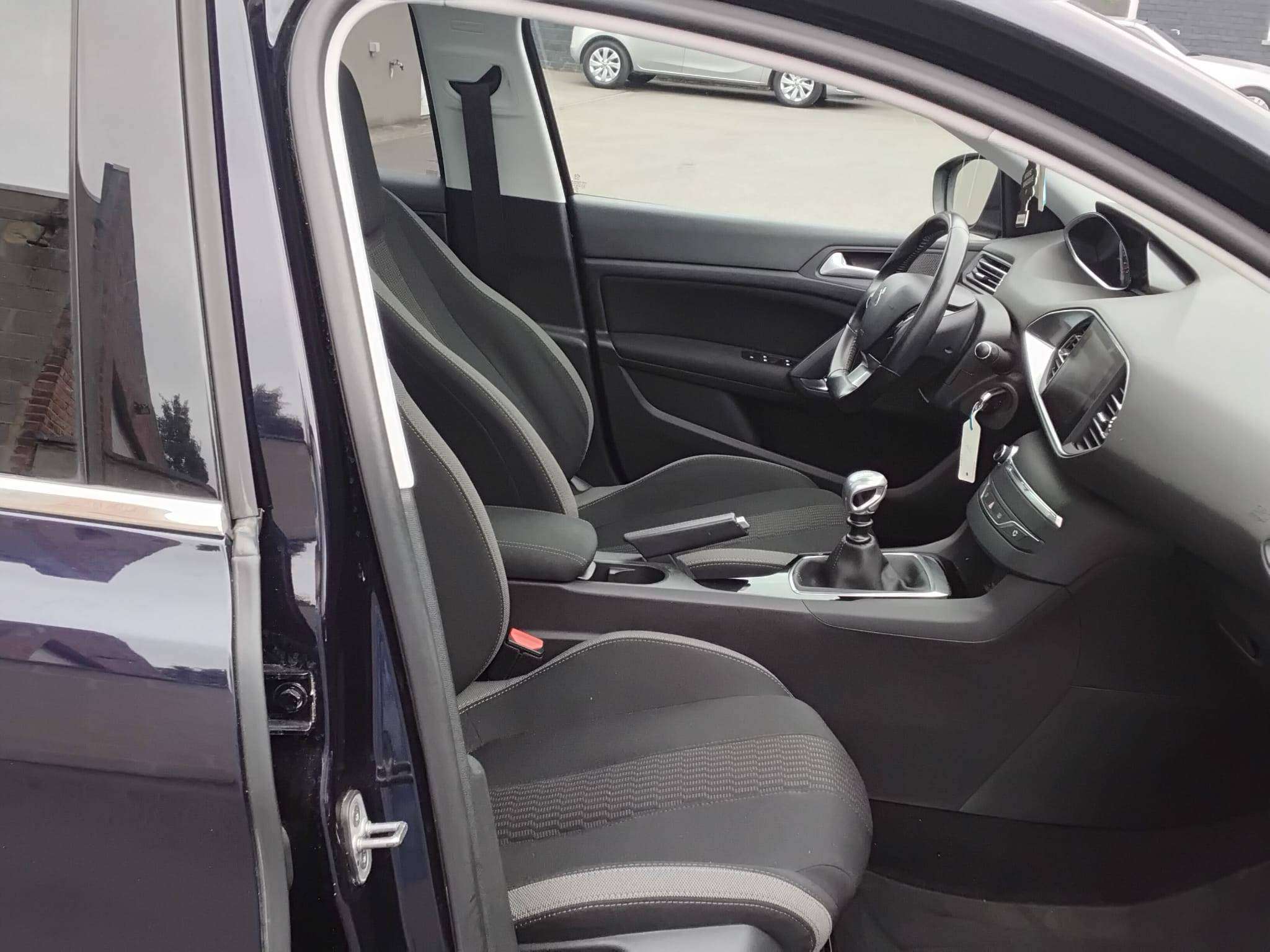 Peugeot 308 PARKHULP VOOR&ACHTER AIRCO PANODAK BLUETOOTH CRUISE thumbnail