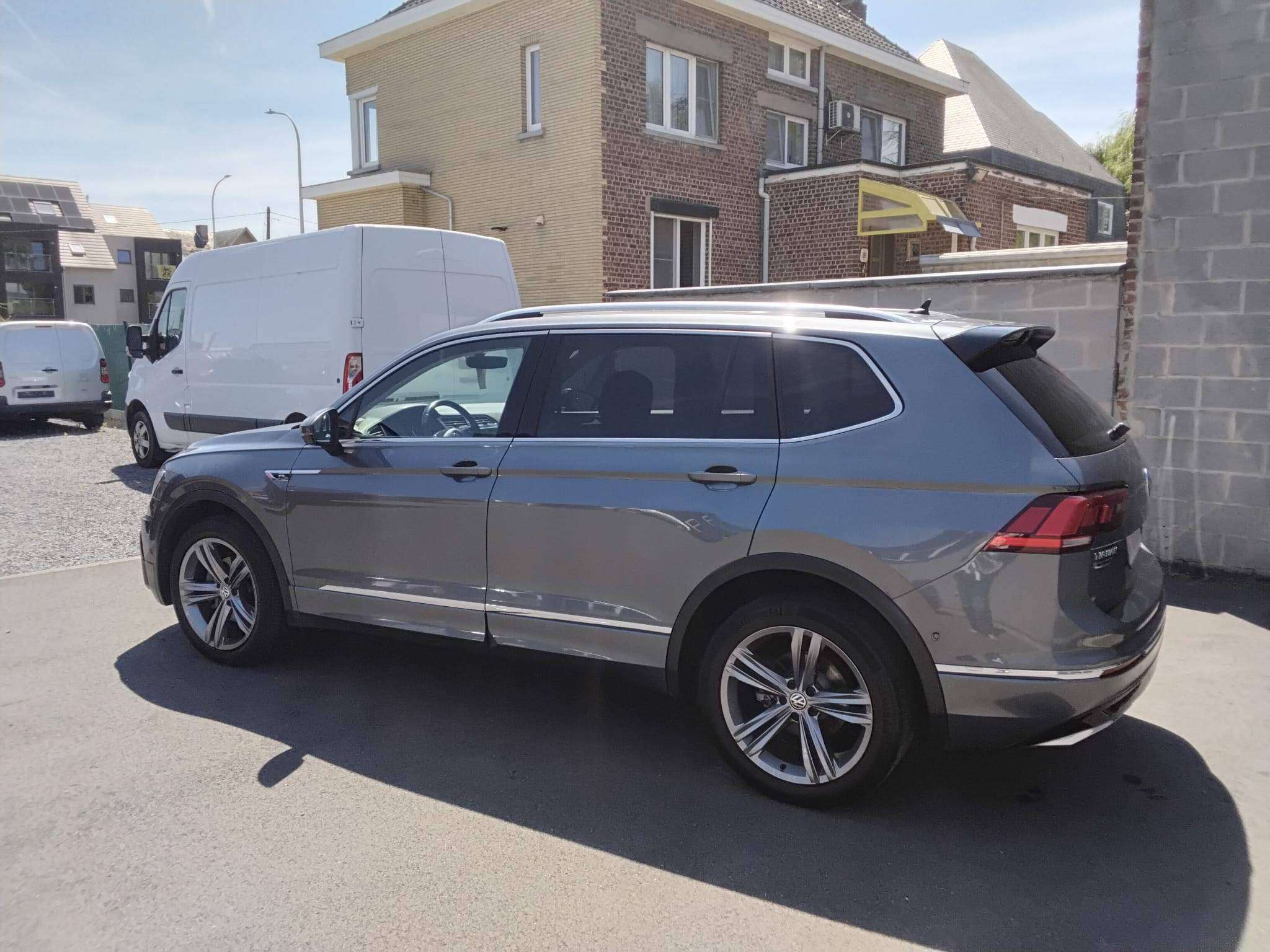 Volkswagen Tiguan Allspace 1.5 TSI R-LINE *FULL OPTIE* AUTOM LEDER 360°CAM CARPLAY PANODAK thumbnail