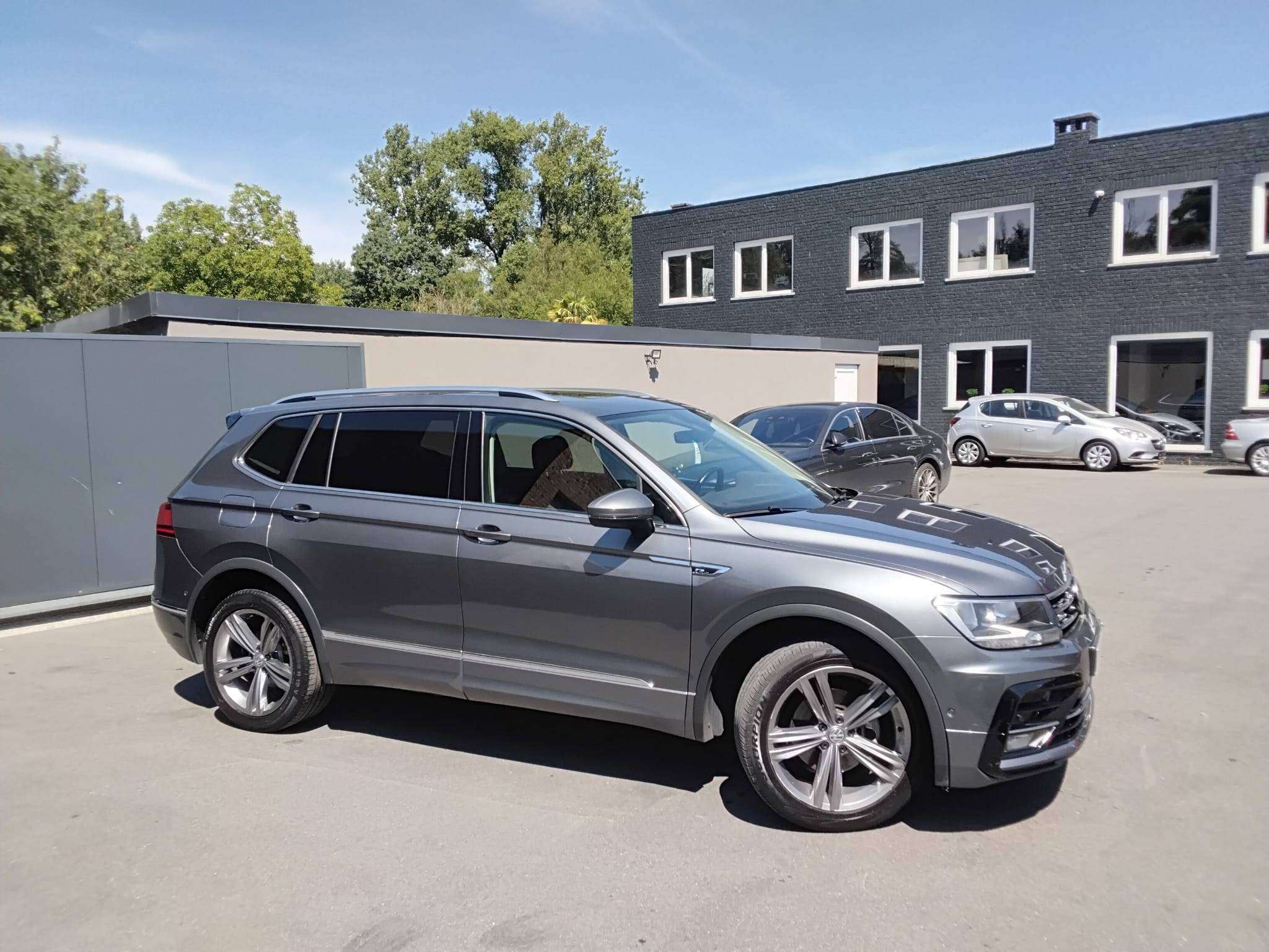Volkswagen Tiguan Allspace 1.5 TSI R-LINE *FULL OPTIE* AUTOM LEDER 360°CAM CARPLAY PANODAK thumbnail