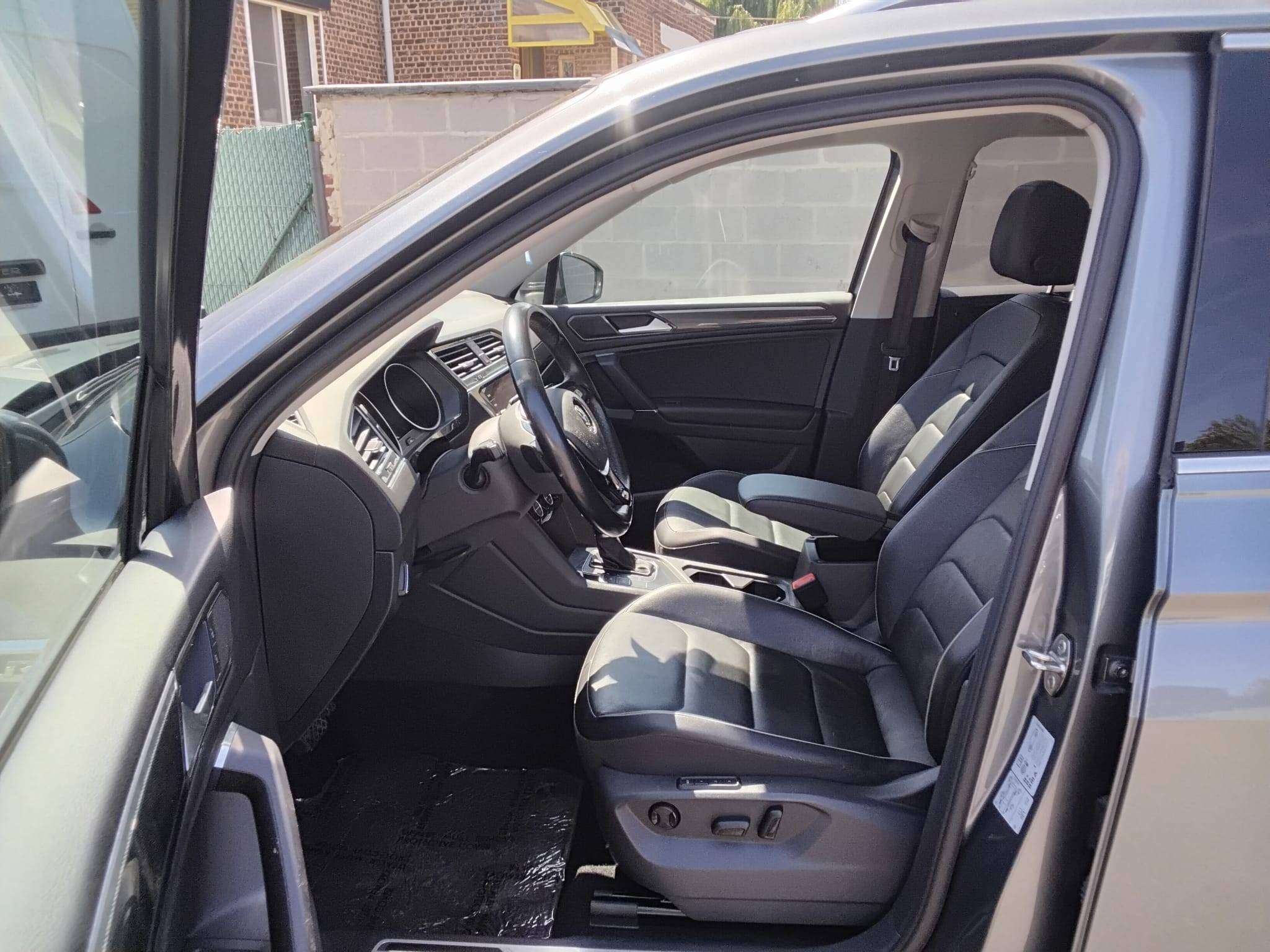 Volkswagen Tiguan Allspace 1.5 TSI R-LINE *FULL OPTIE* AUTOM LEDER 360°CAM CARPLAY PANODAK thumbnail