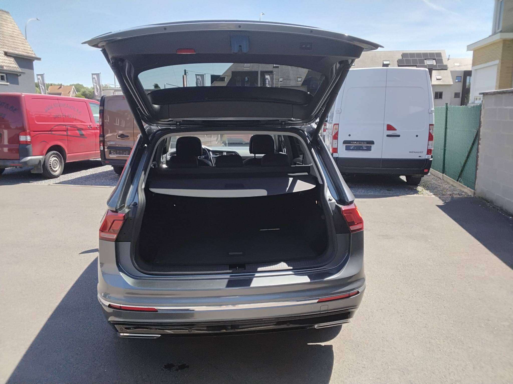 Volkswagen Tiguan Allspace 1.5 TSI R-LINE *FULL OPTIE* AUTOM LEDER 360°CAM CARPLAY PANODAK thumbnail