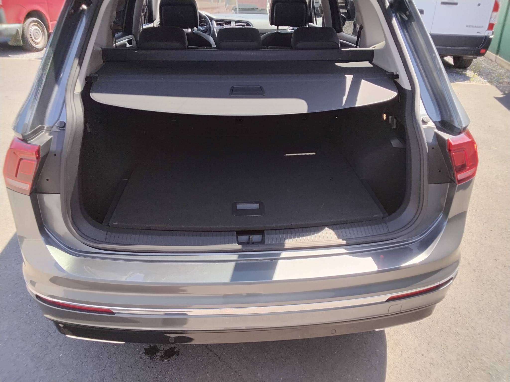 Volkswagen Tiguan Allspace 1.5 TSI R-LINE *FULL OPTIE* AUTOM LEDER 360°CAM CARPLAY PANODAK thumbnail