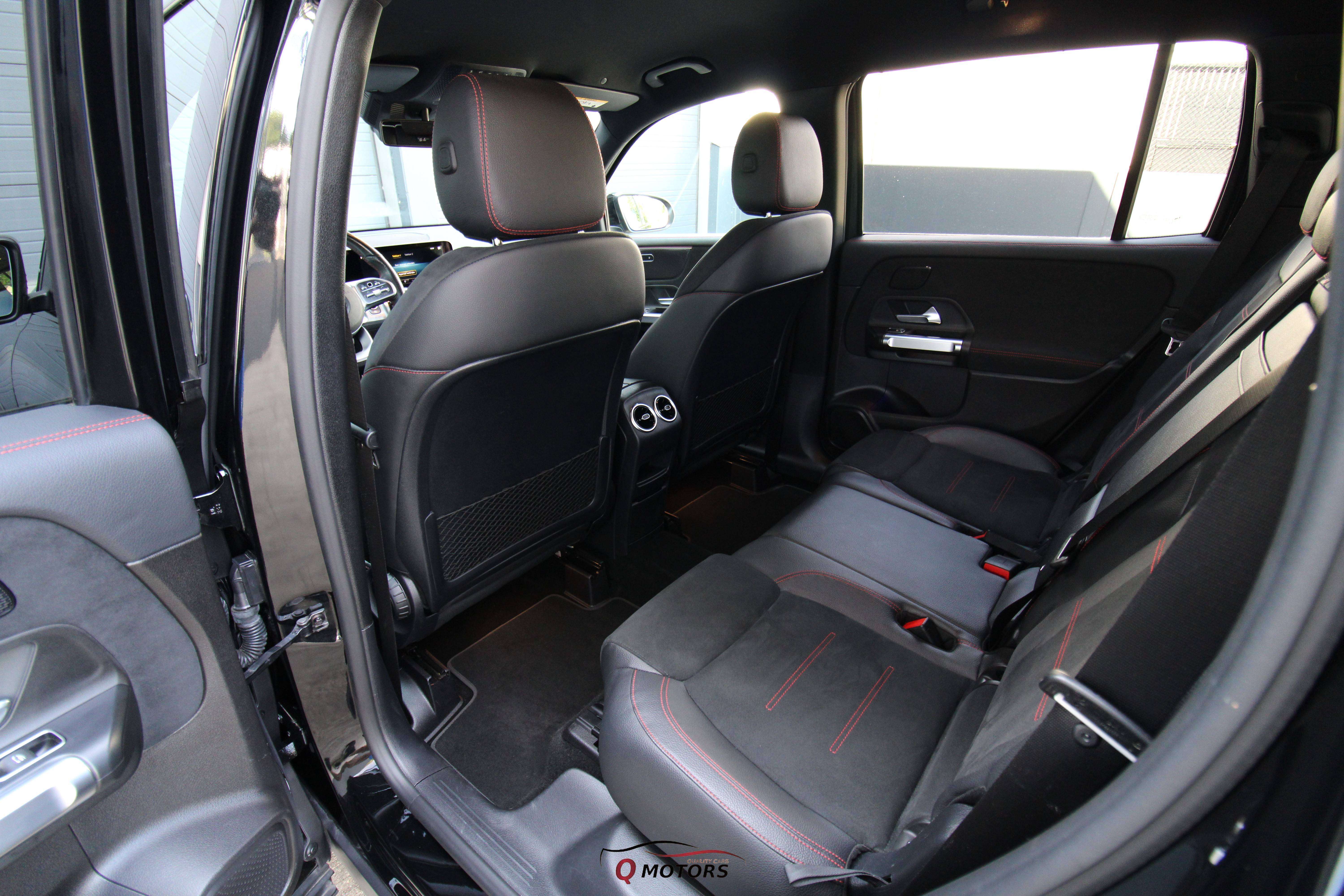 Mercedes-Benz GLB 250 4-Matic AMG-LED-KEYLESS AMBIENT/CAMERA/CARPLAY/TREKHAAK