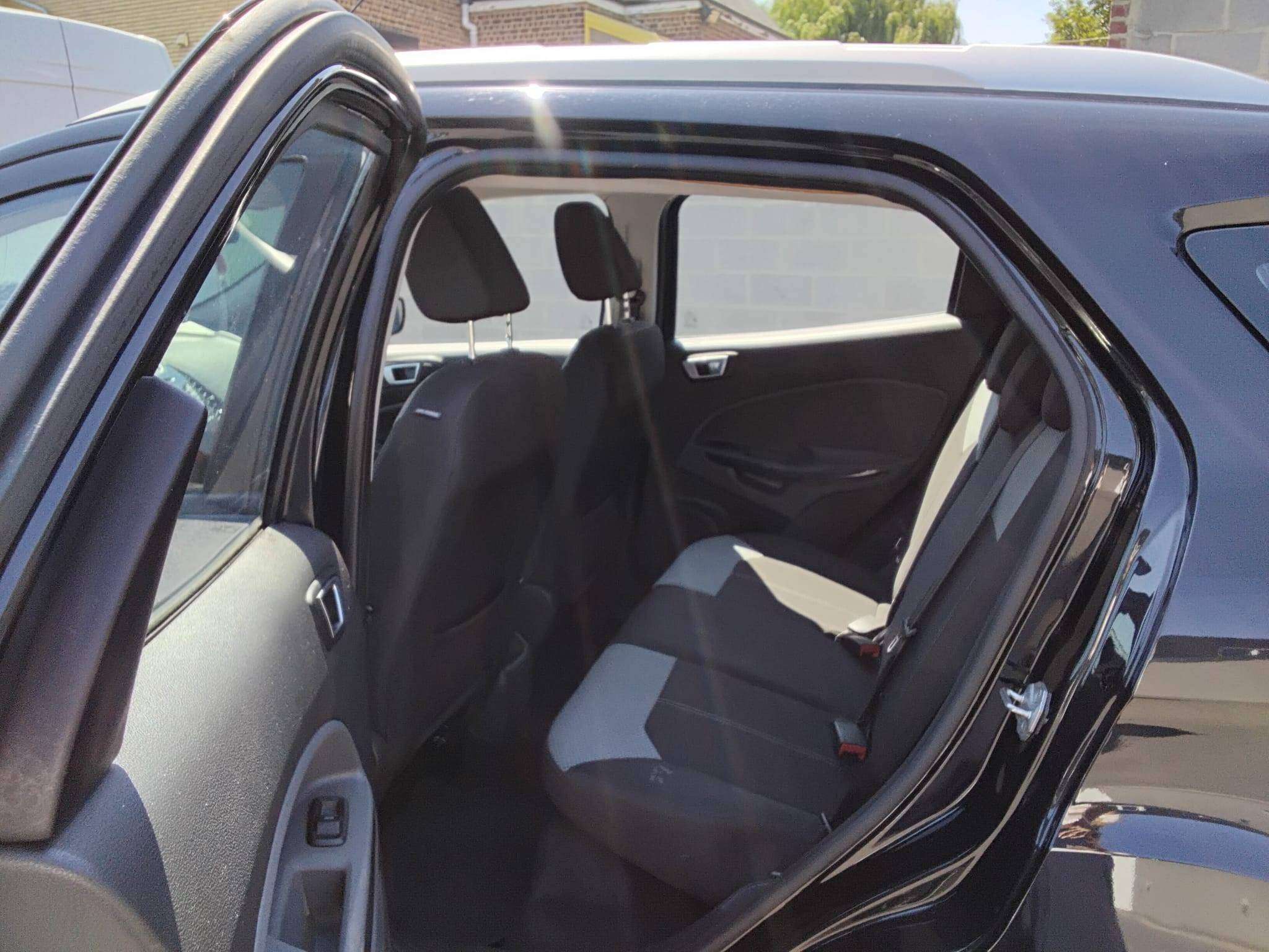 Ford EcoSport 1.0 EcoBoost 4x2 Titanium TREKHAAK PARKHULP ACHTER AIRCO BLUETOOTH