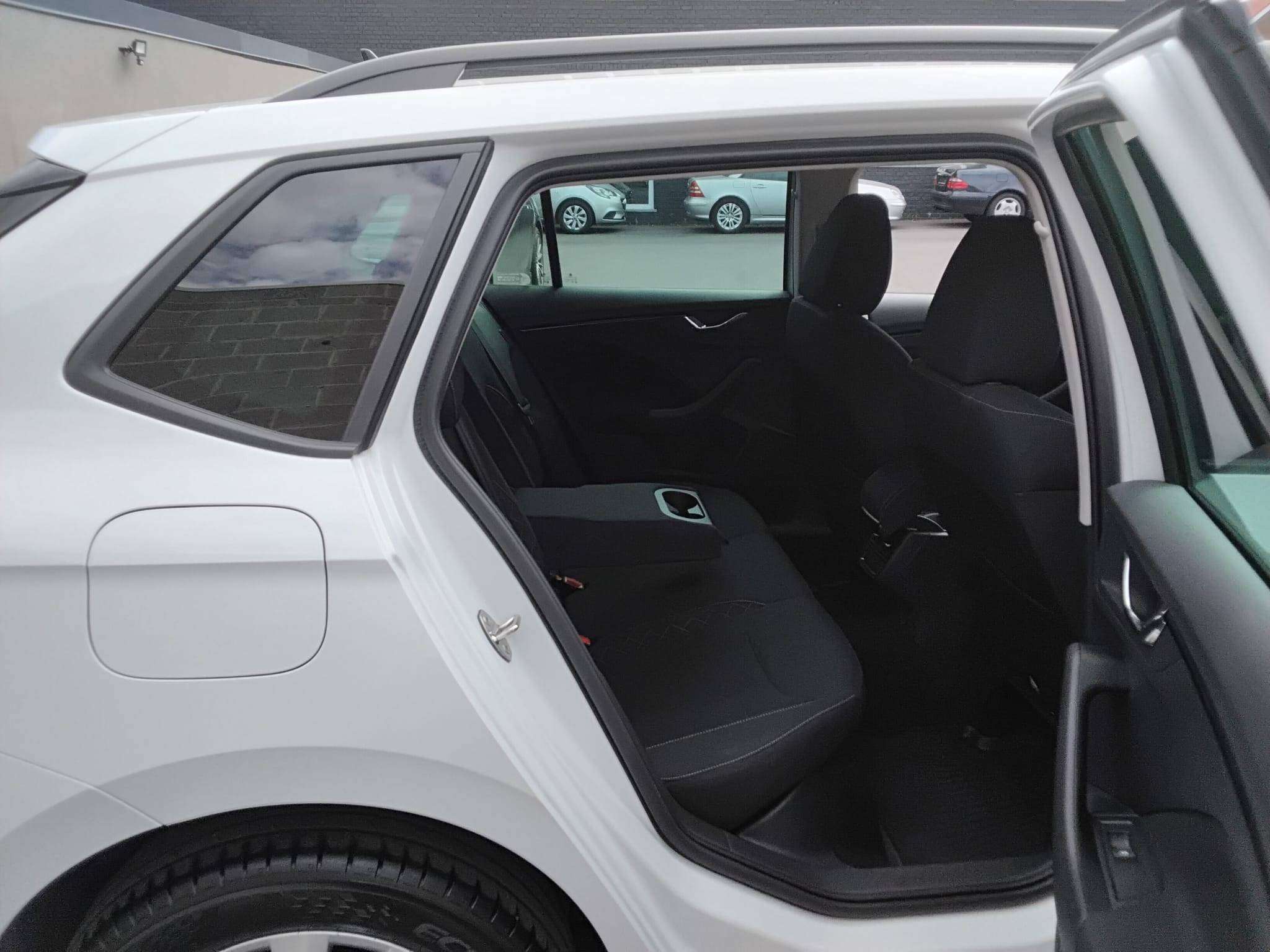 Skoda Kamiq CARPLAY CAM PARKHULP V&A TREKHAAK AIRCO  CRUISE  **46000KM** thumbnail