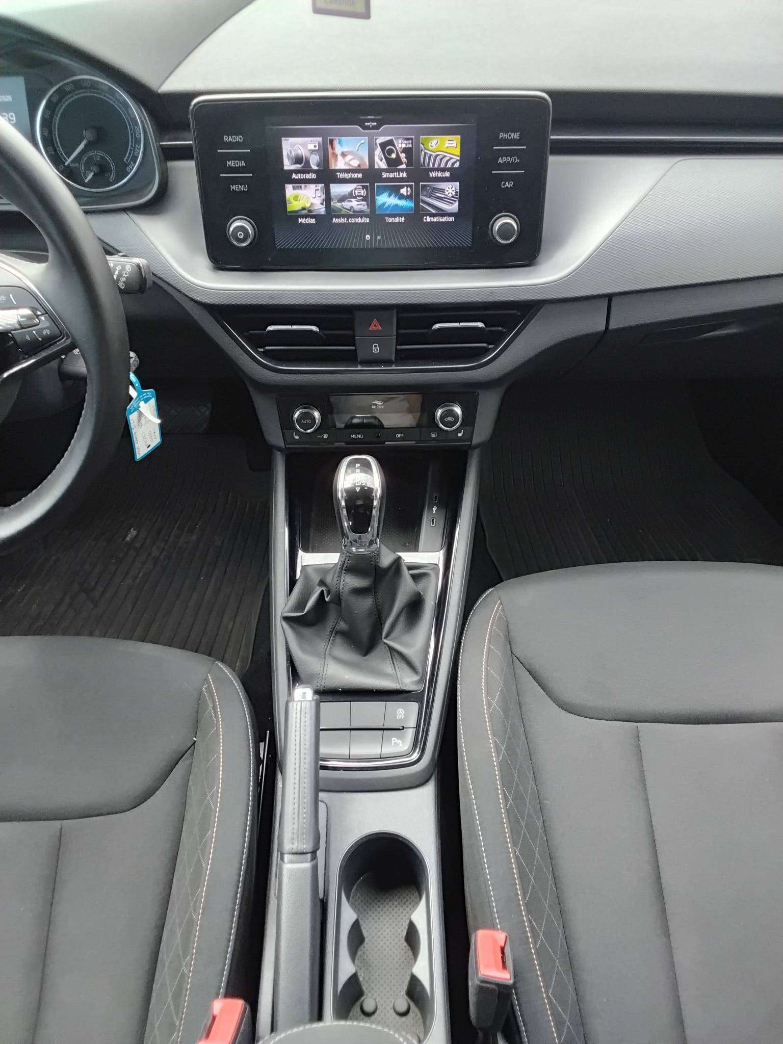 Skoda Kamiq CARPLAY CAM PARKHULP V&A TREKHAAK AIRCO  CRUISE  **46000KM** thumbnail