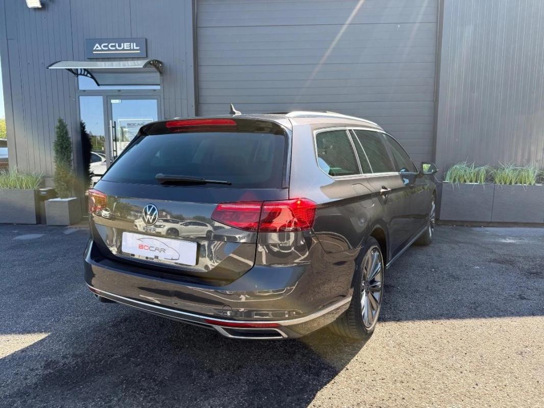 Volkswagen Passat SW 1.4 TSI 218ch GTE Hybride Rechargeable DSG6 / 1ère main Toit ouvrant thumbnail