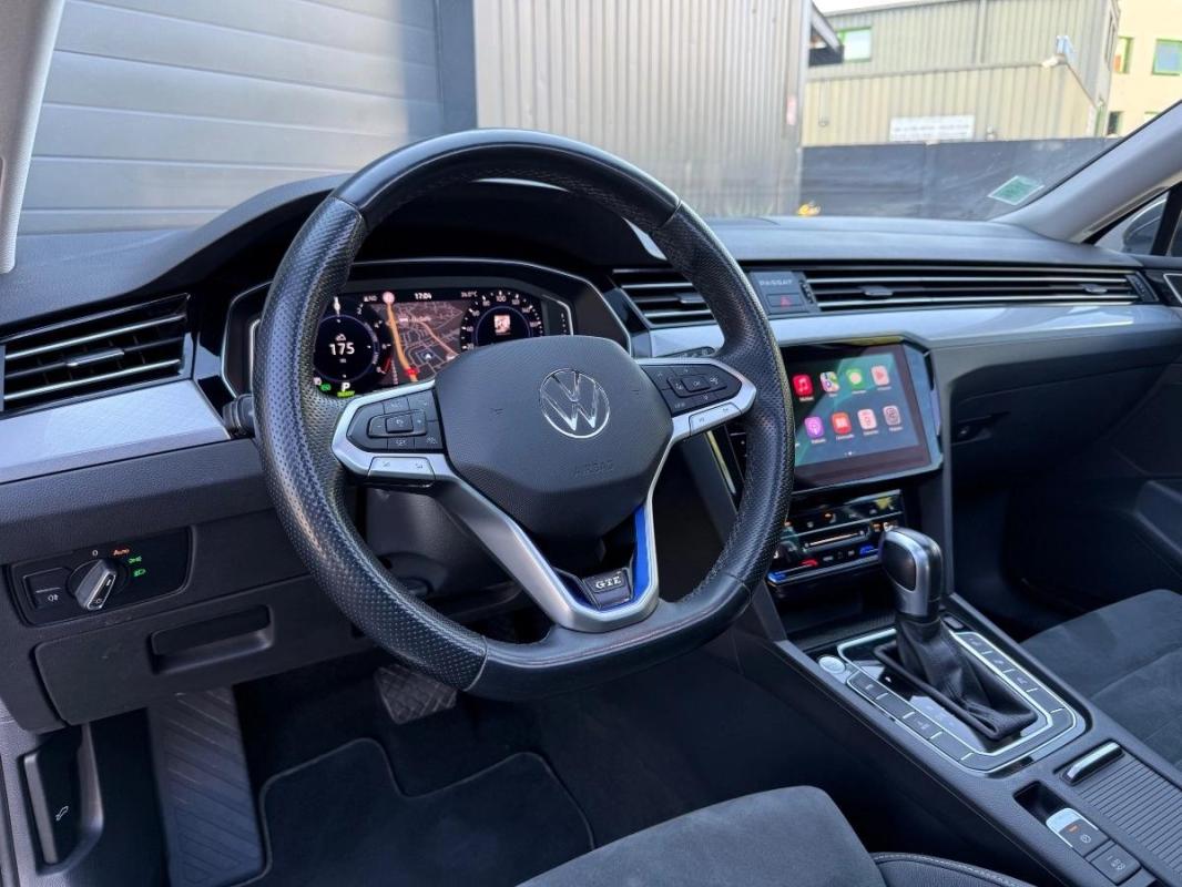Volkswagen Passat SW 1.4 TSI 218ch GTE Hybride Rechargeable DSG6 / 1ère main Toit ouvrant thumbnail