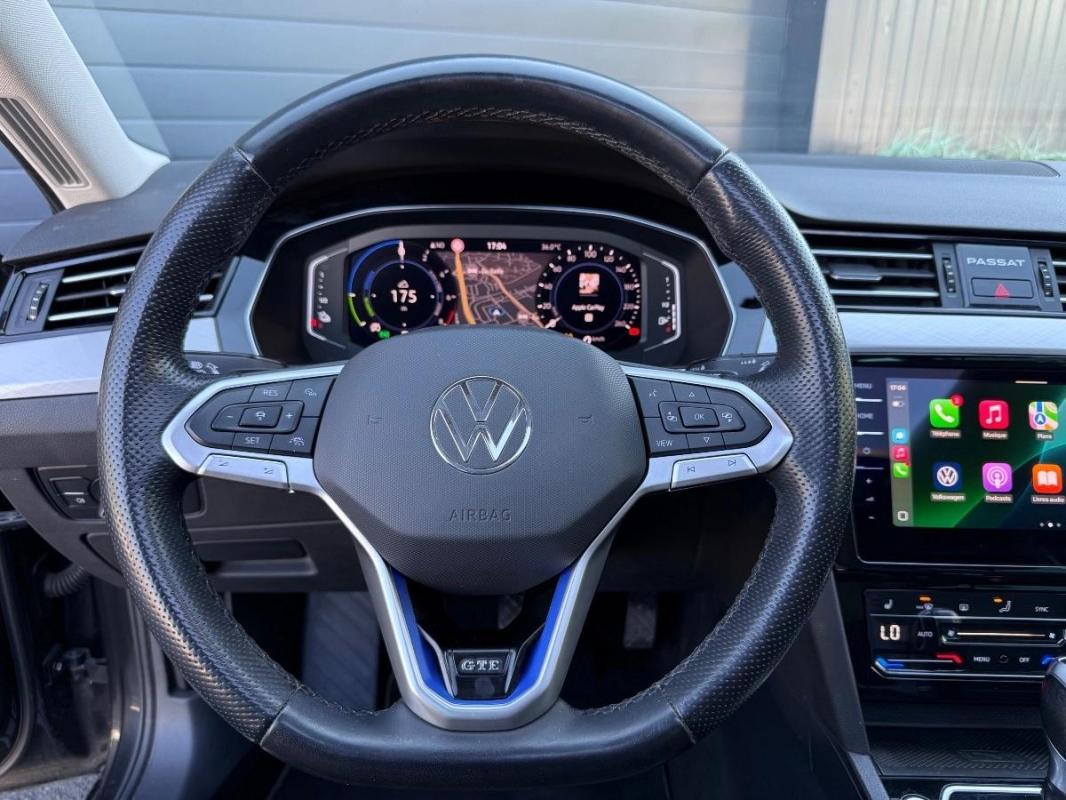 Volkswagen Passat SW 1.4 TSI 218ch GTE Hybride Rechargeable DSG6 / 1ère main Toit ouvrant thumbnail