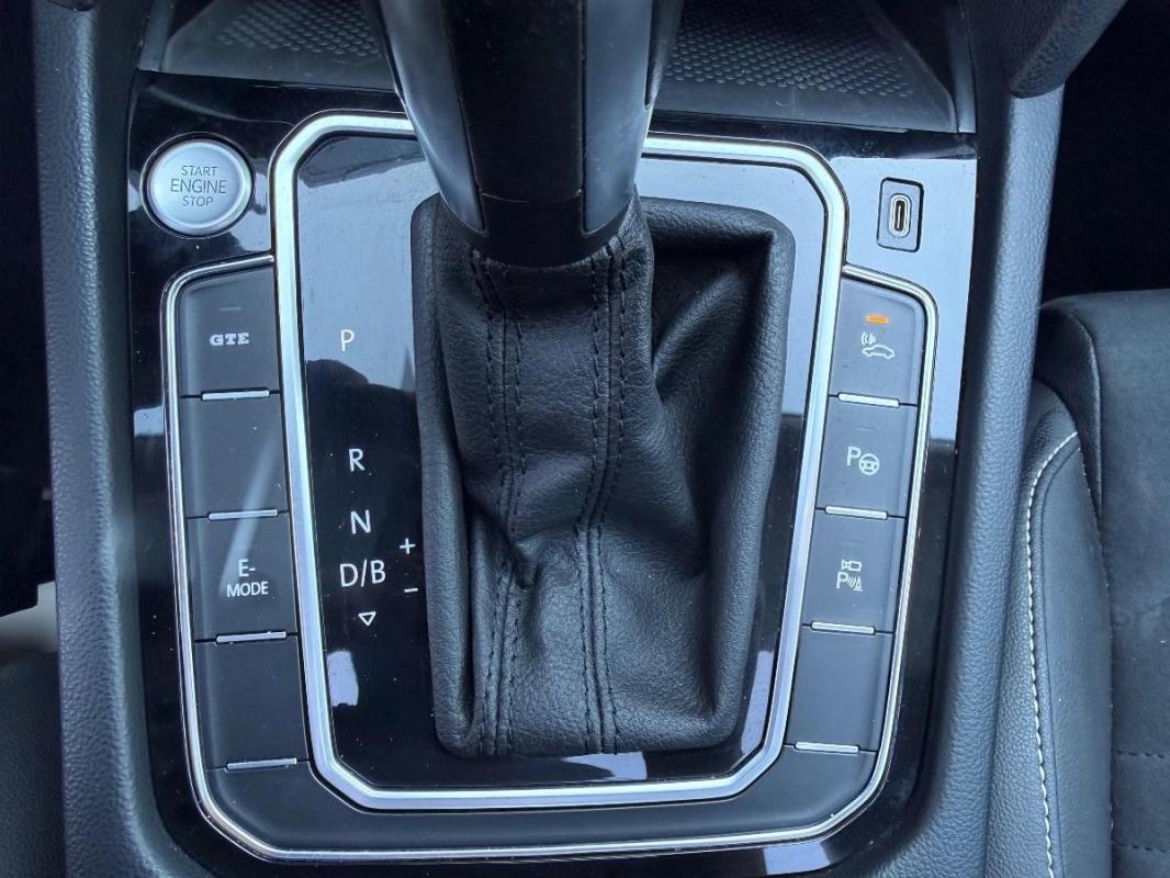 Volkswagen Passat SW 1.4 TSI 218ch GTE Hybride Rechargeable DSG6 / 1ère main Toit ouvrant thumbnail