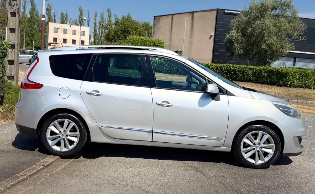 Renault Grand Scenic 1.6 DCI 130 CV INITIALE PARIS 7 PL TOIT OUVRANT