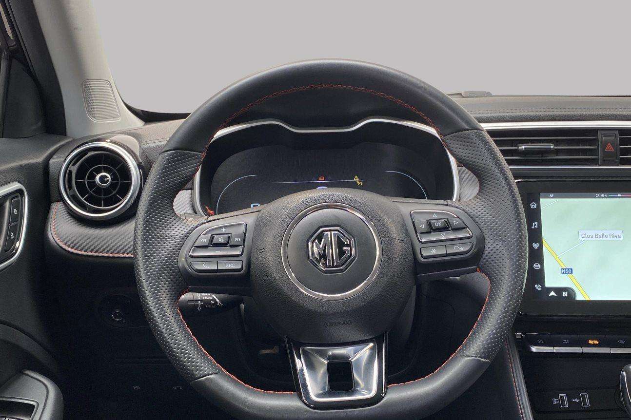 MG ZS LUXURY
