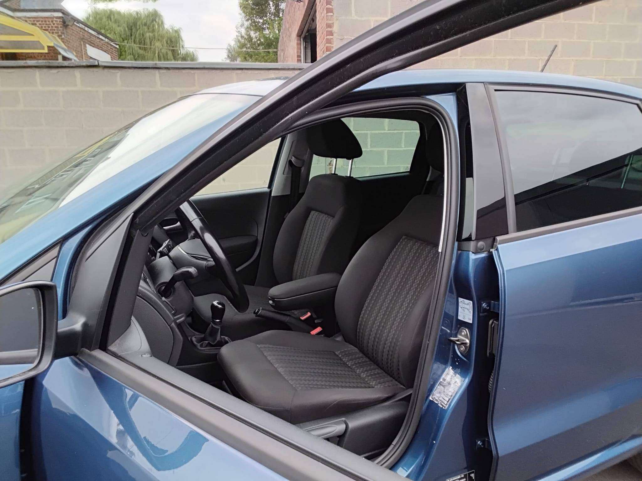 Volkswagen Polo 1.0i   1STE EIGENAAR AIRCO BLUETOOTH   **81000KM** thumbnail
