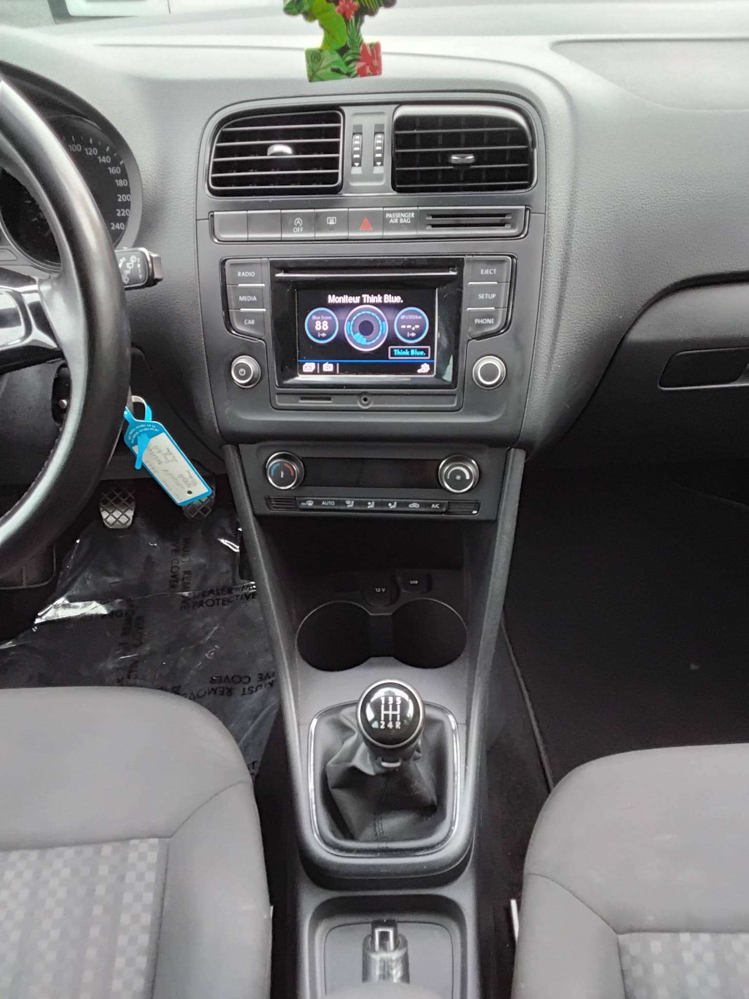 Volkswagen Polo 1.0i   1STE EIGENAAR AIRCO BLUETOOTH   **81000KM** thumbnail