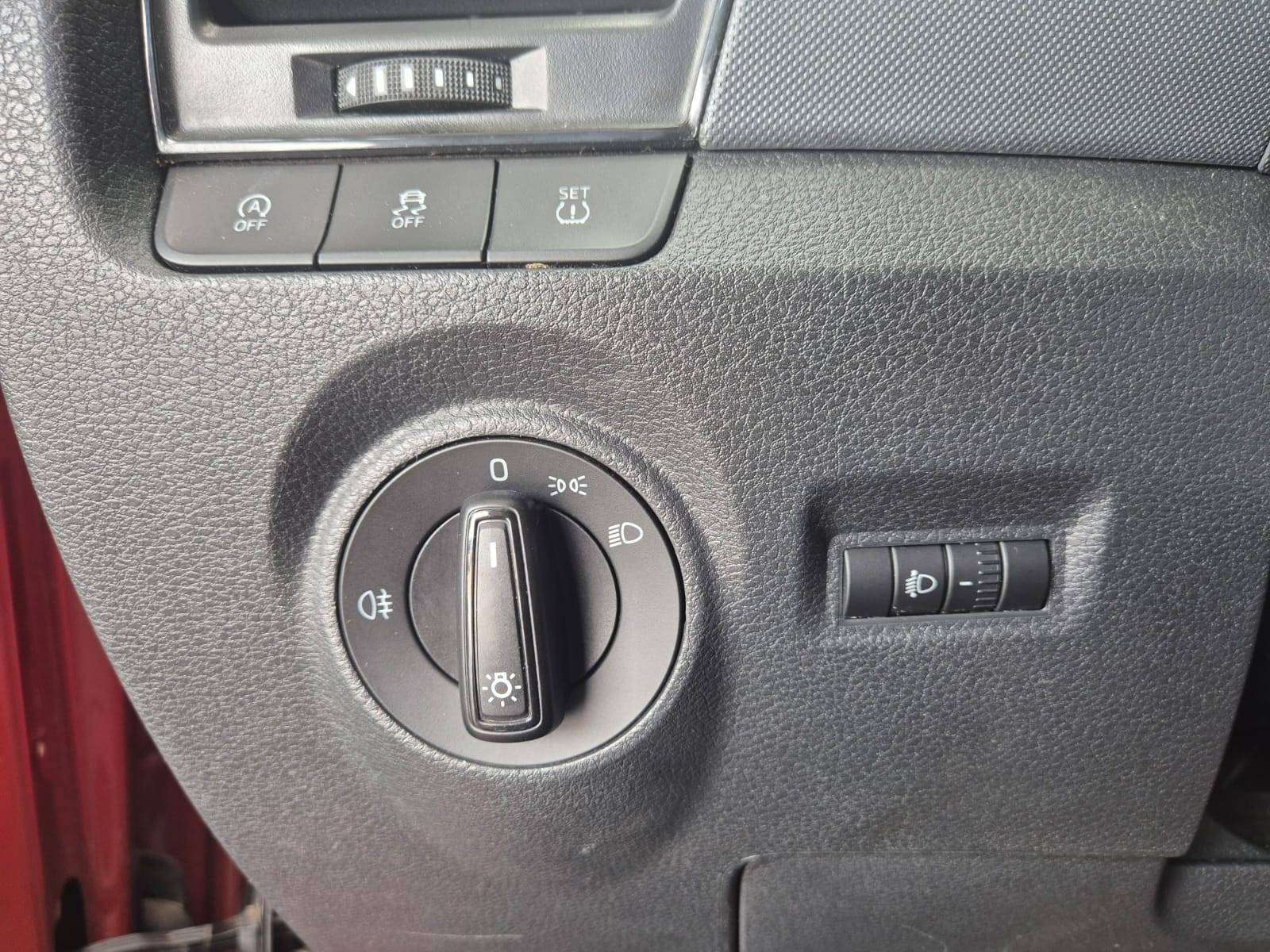 Skoda Fabia 1.0i Active / Screen Miror Apple & Android / Camera / Garantie 12 Mois