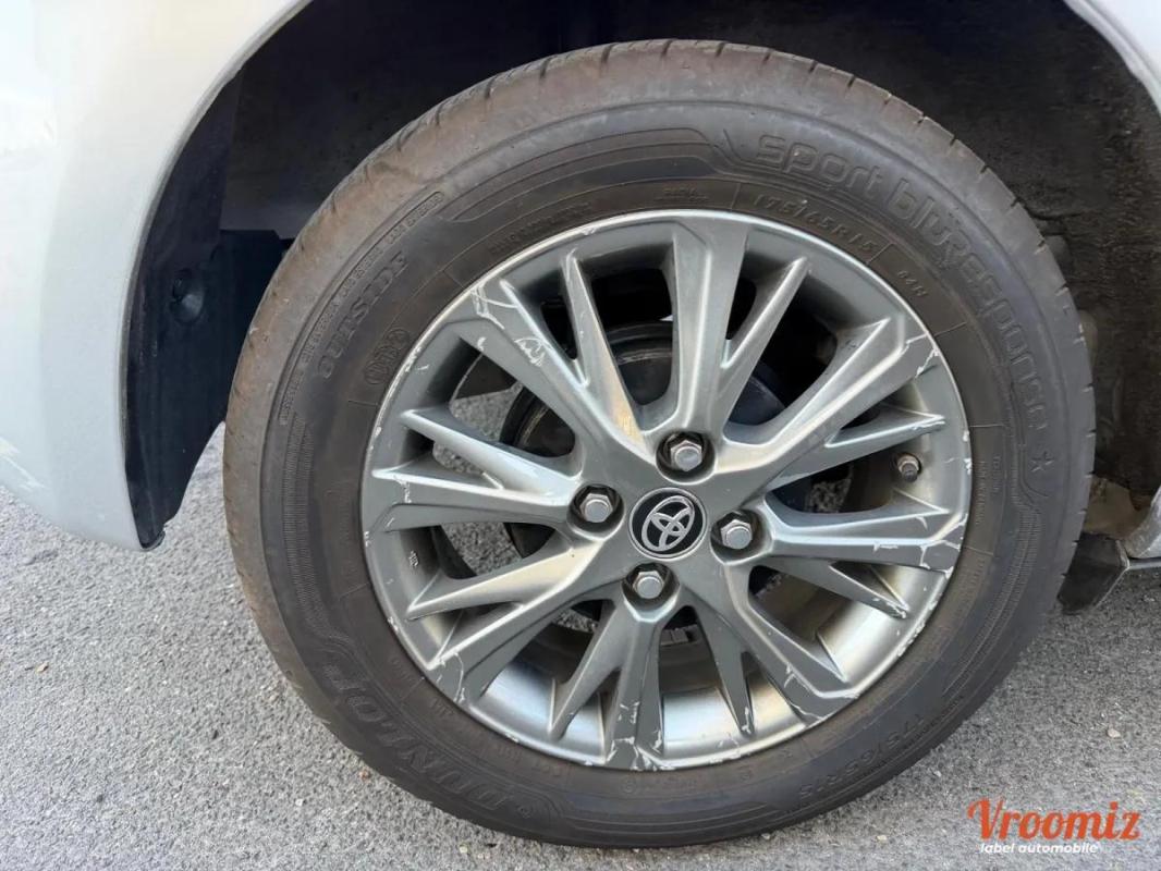 Toyota Yaris 1.5 VVTI 110 DYNAMIC BUSINESS