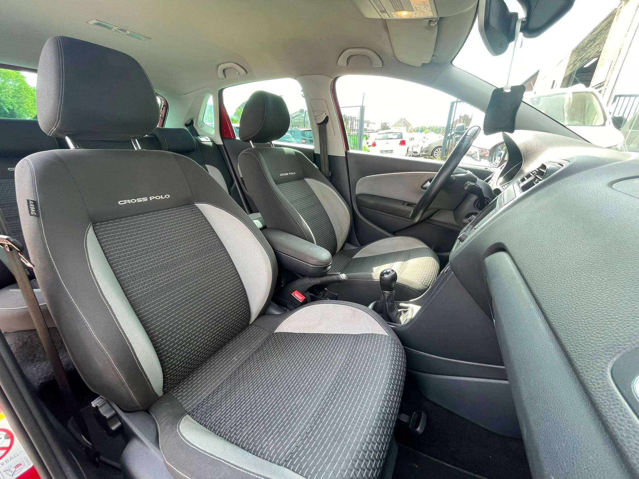 Volkswagen Polo Cross Crosspolo 1.4i / RADAR AV AR / BLUETOOTH / AIRCO