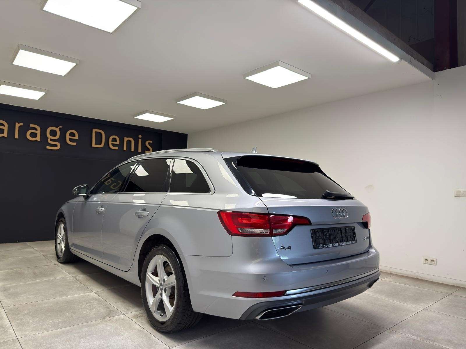 Audi A4 Avant TDi Sport BOITE-AUTO*COCPIT*GPS*LED*GARANTIE