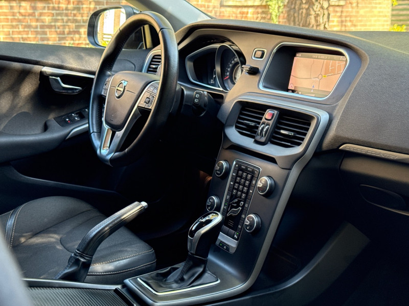 Volvo V40 CROSS COUNTRY D3 150CH PRO GEARTRONIC // 93.000KM // 2018 // GPS // LED